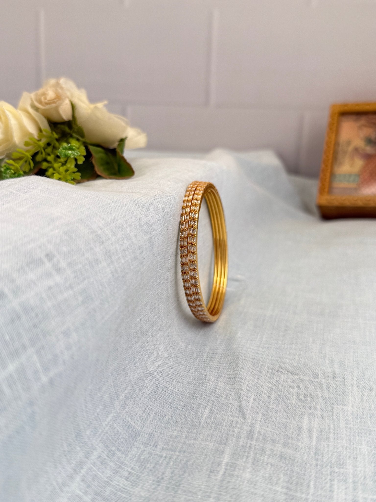 Royal Thin Stone Bangles 7003 - 2 Colors - Mahilas