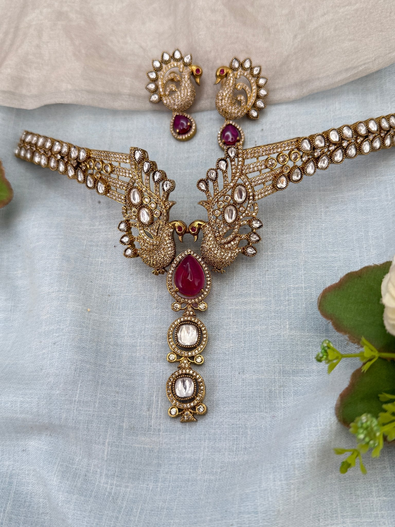 Royal Victorian Hasli Style Peacock Short Necklace Set 677 - Mahilas