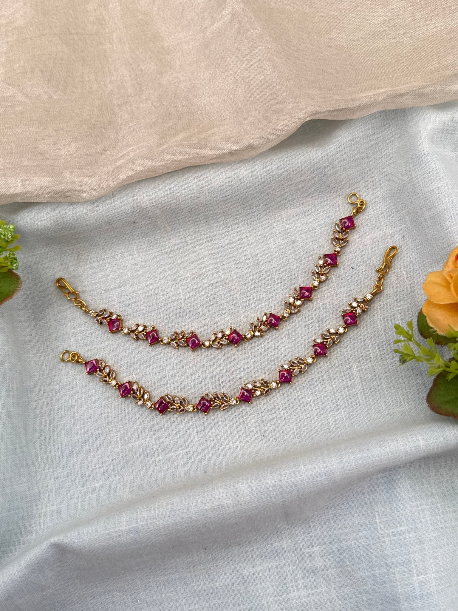 Royal Victorian Stone Maatal Earchain 432 - Mahilas