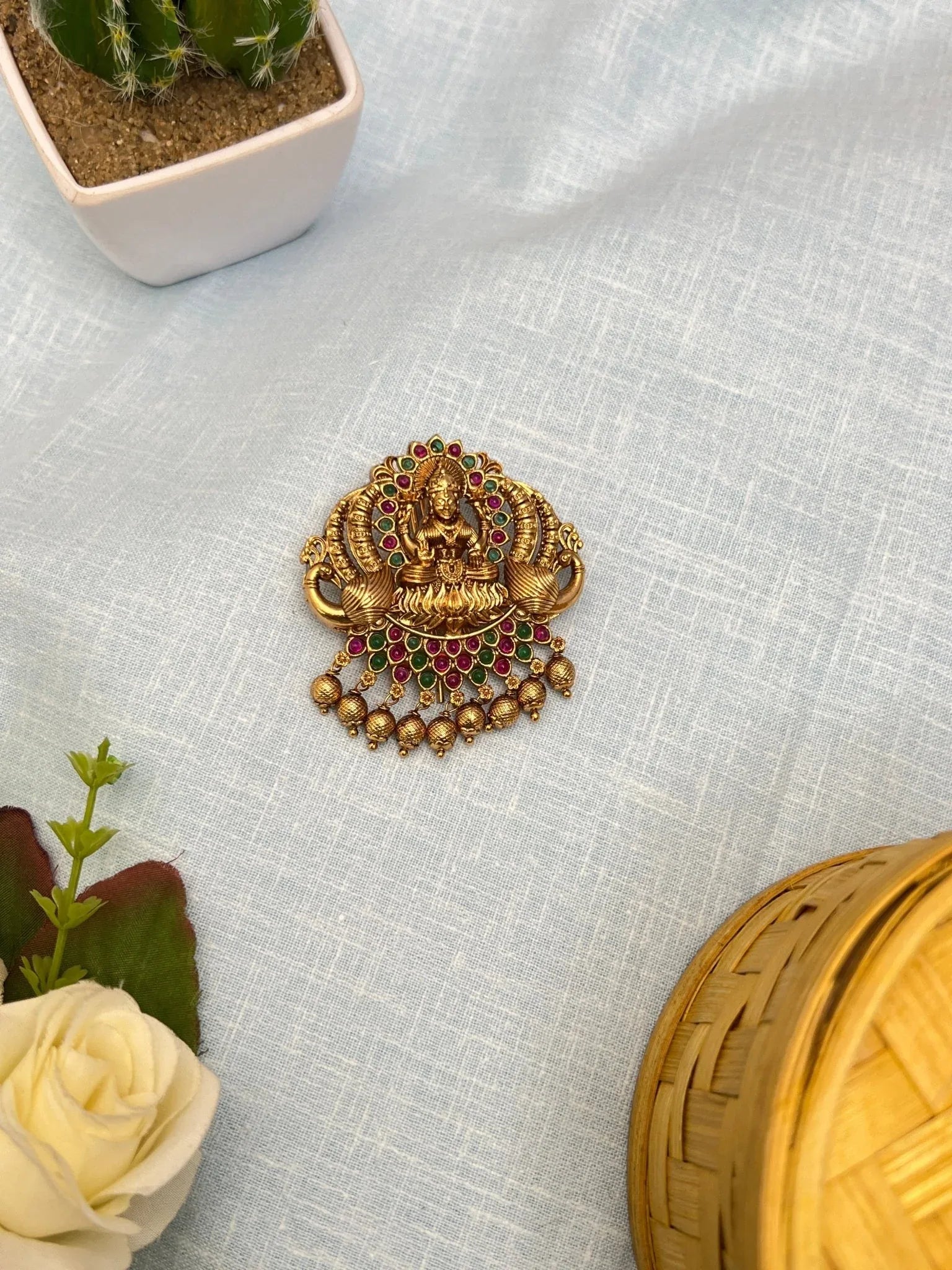 Small Antique Jade Bille 0438 - Mahilas