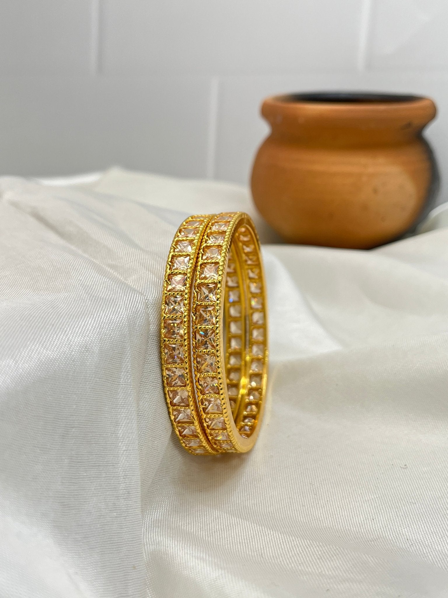 Stone Bangle - Swarna - Mahilas
