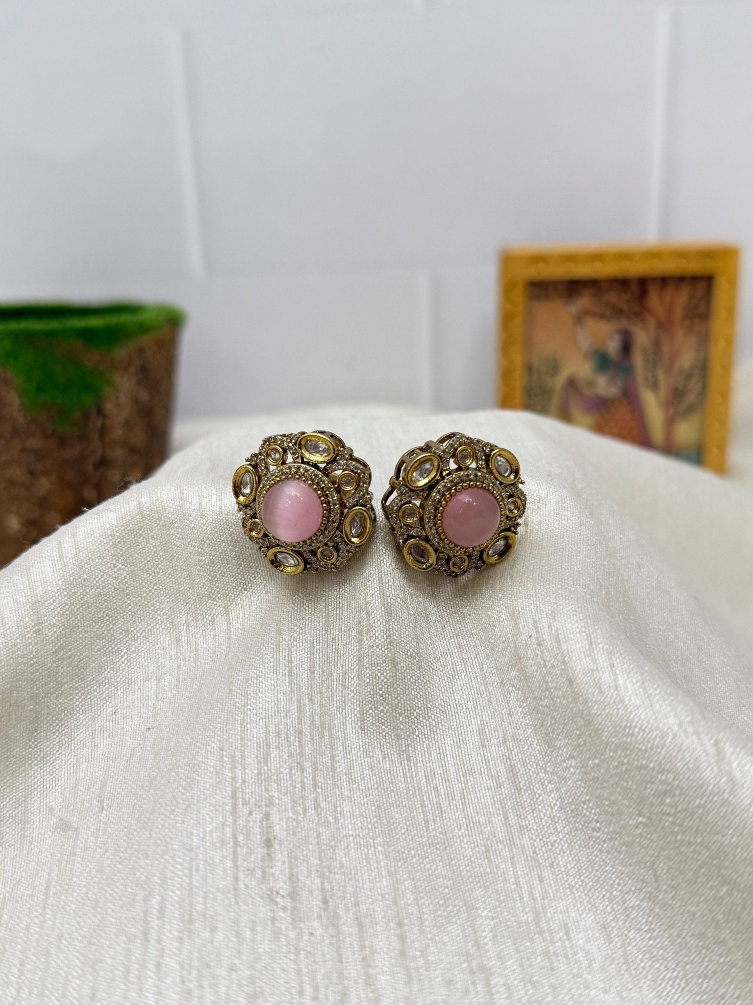 Victorian Kundan Studs 1139 - 4 Colors - Mahilas