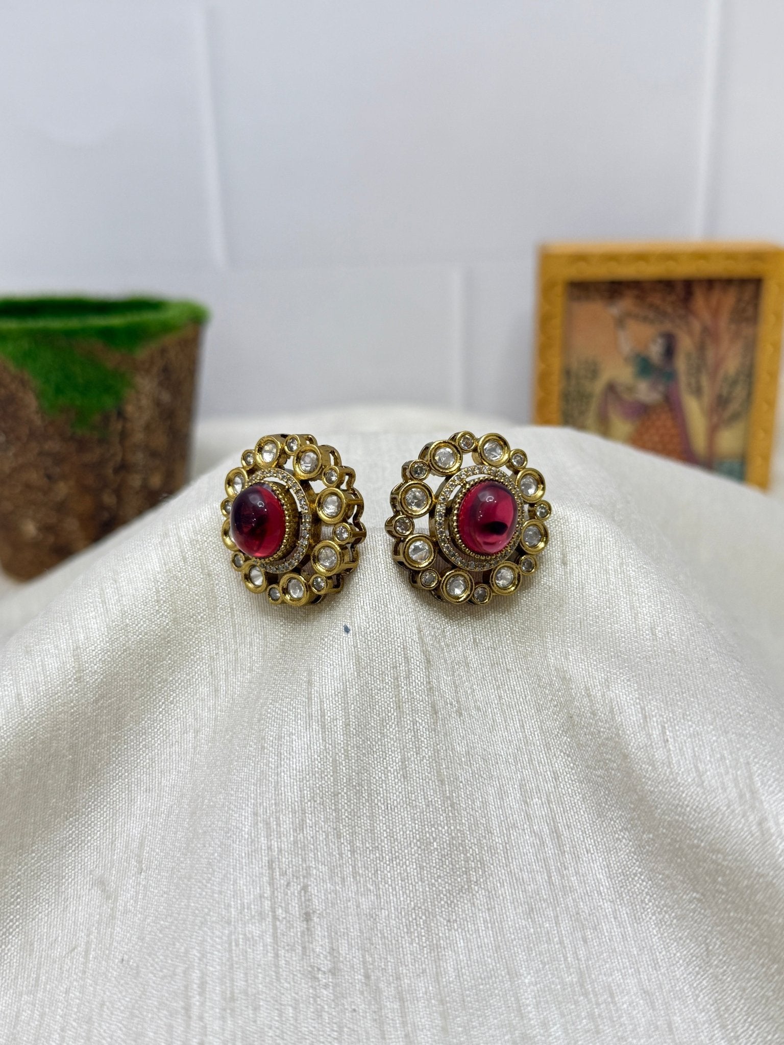 Victorian Kundan Studs 1143 - 4 Colors - Mahilas
