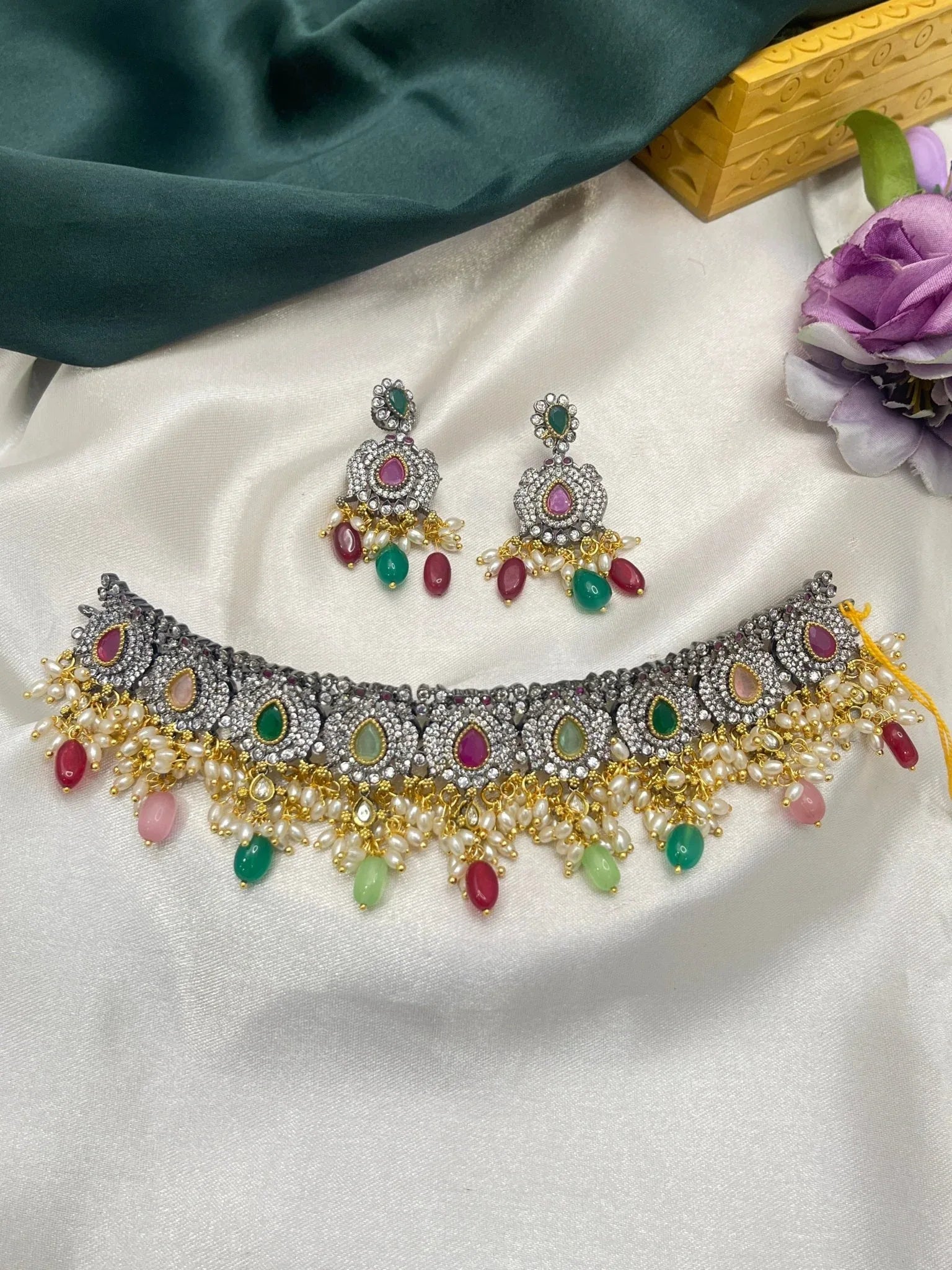 Victorian Necklace Set 060 - Mahilas