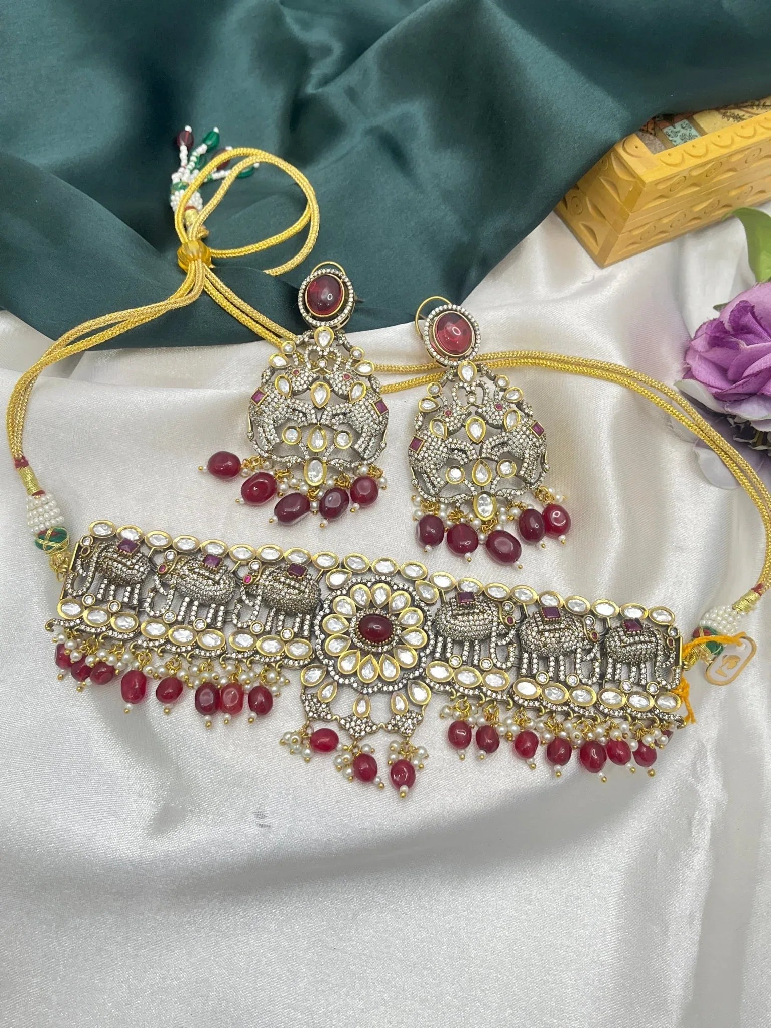 Victorian Necklace Set 063 - Mahilas