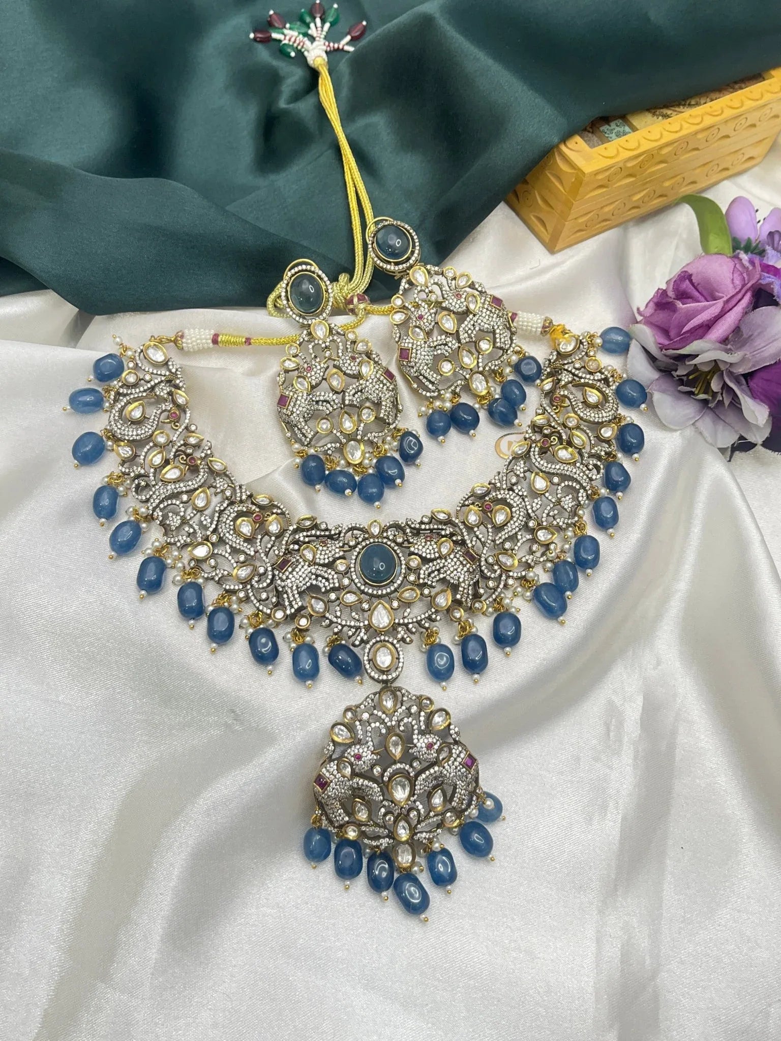 Victorian Necklace Set 064 - Mahilas