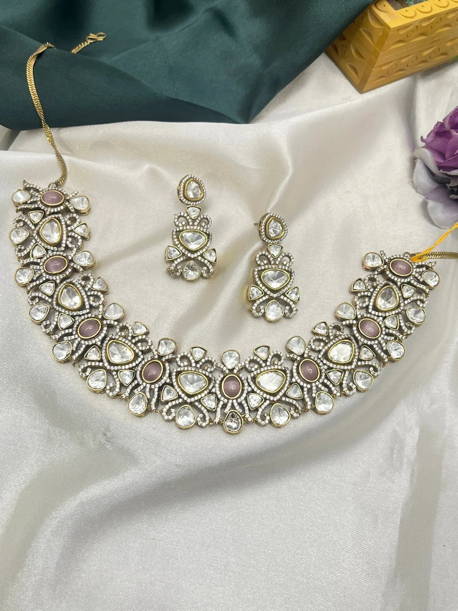 Victorian Necklace Set 065 - Mahilas