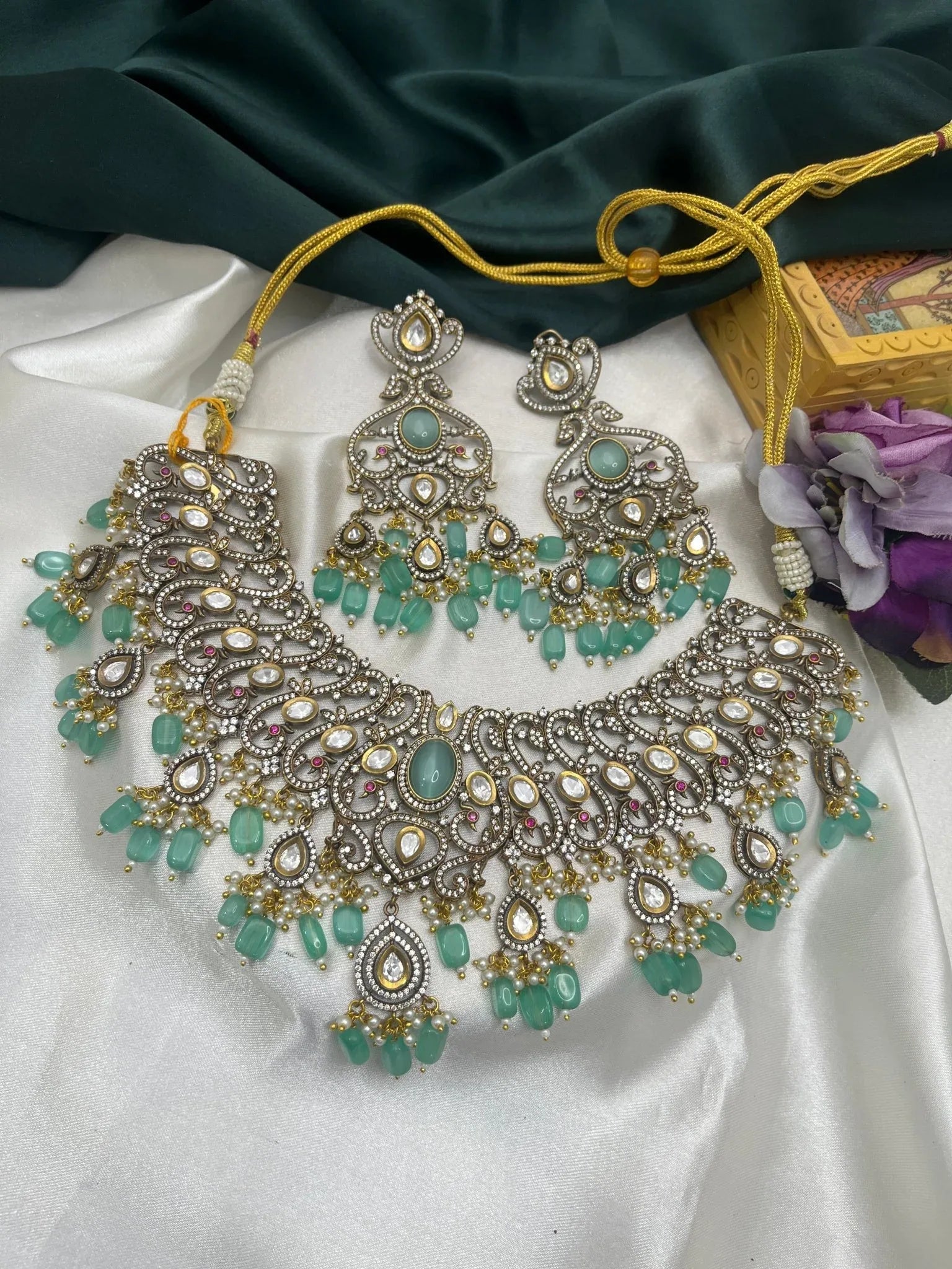 Victorian Necklace Set 070 - Mahilas