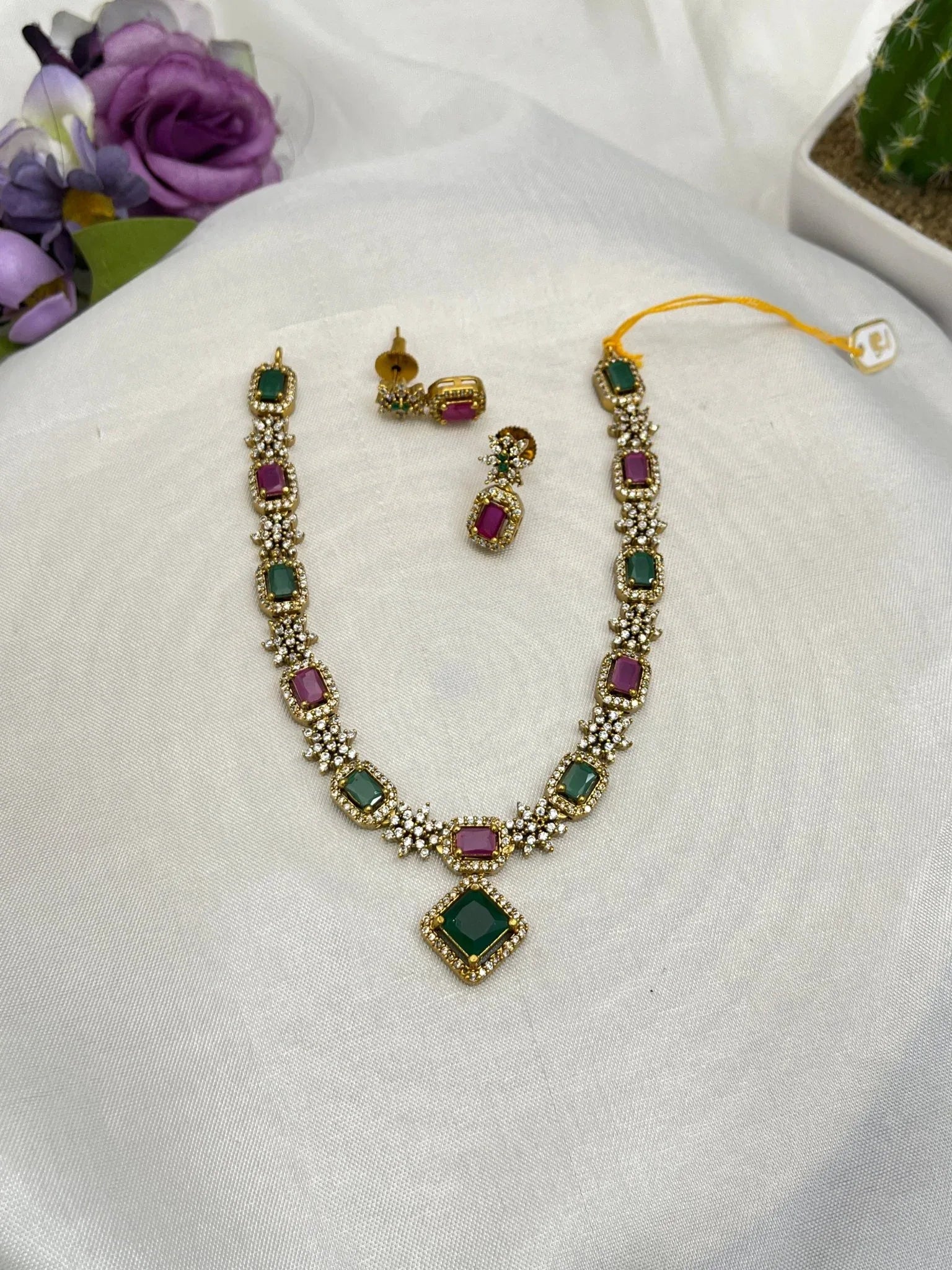 Victorian Necklace Set 113 - Mahilas