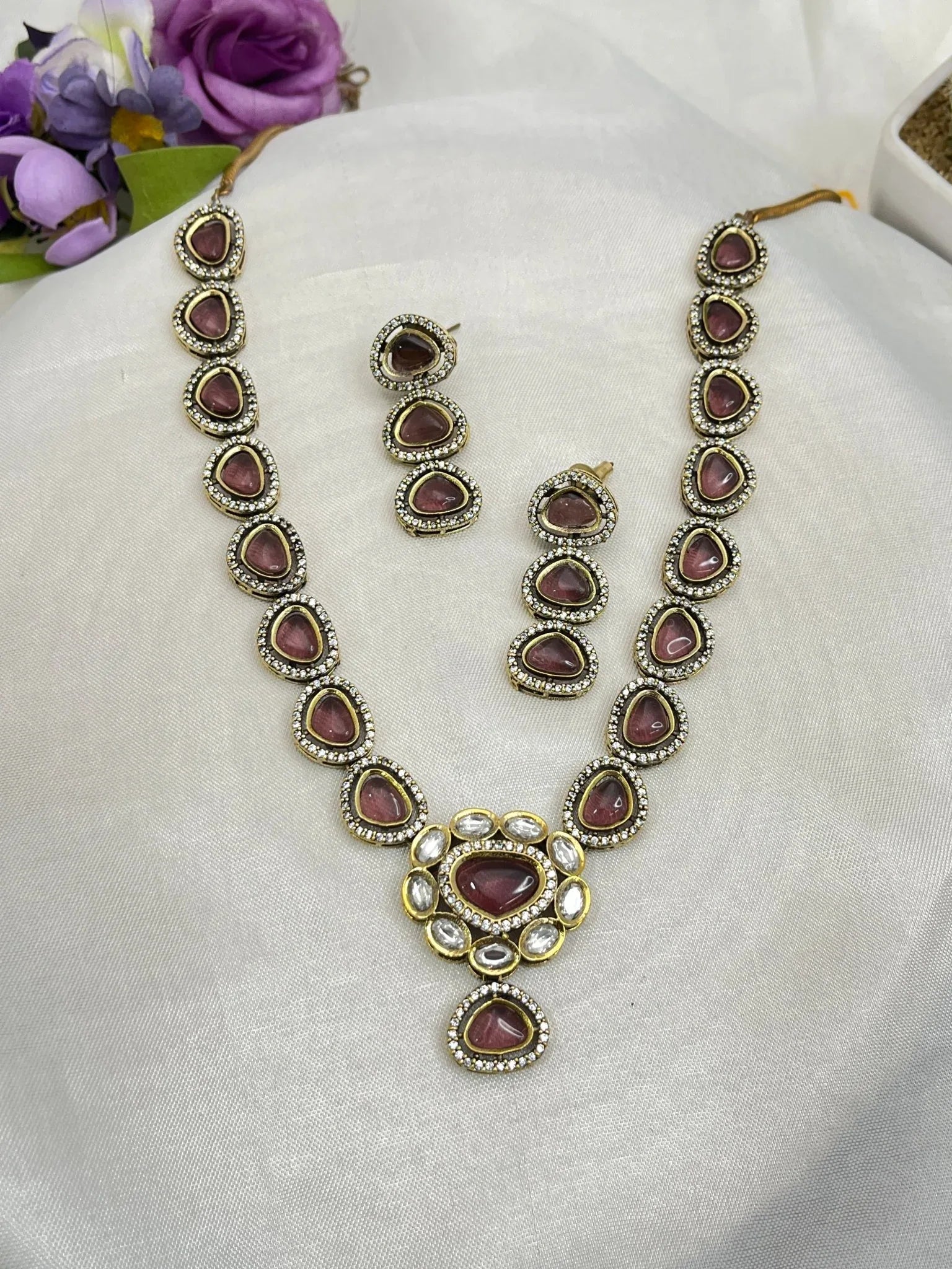 Victorian Necklace Set 116 - Mahilas