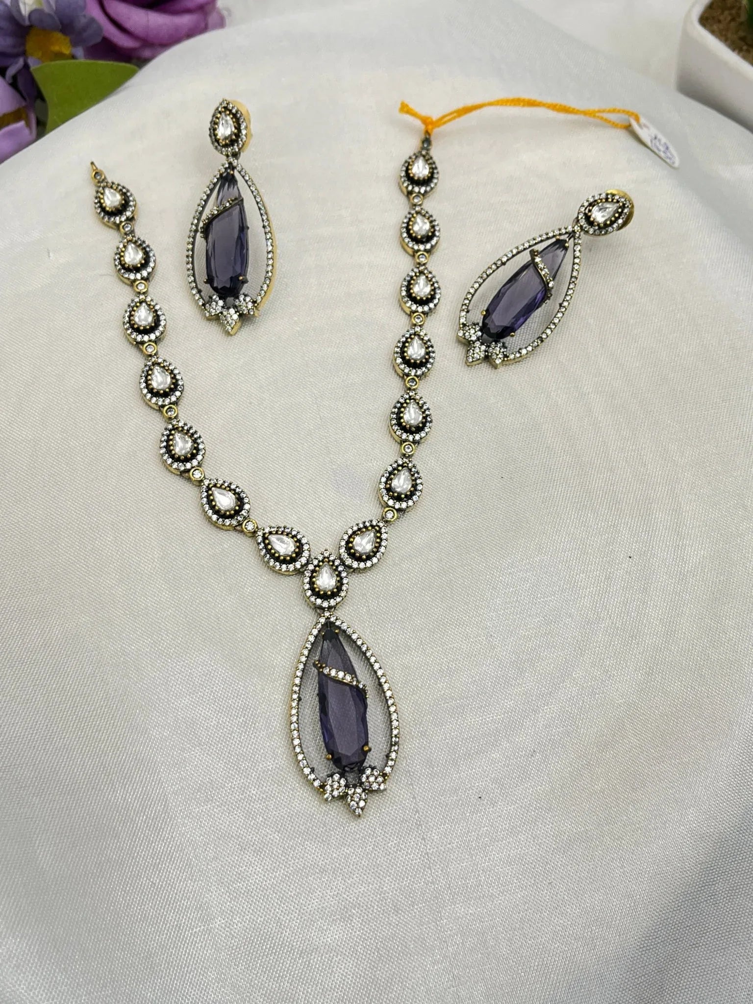 Victorian Necklace Set 117 - Mahilas