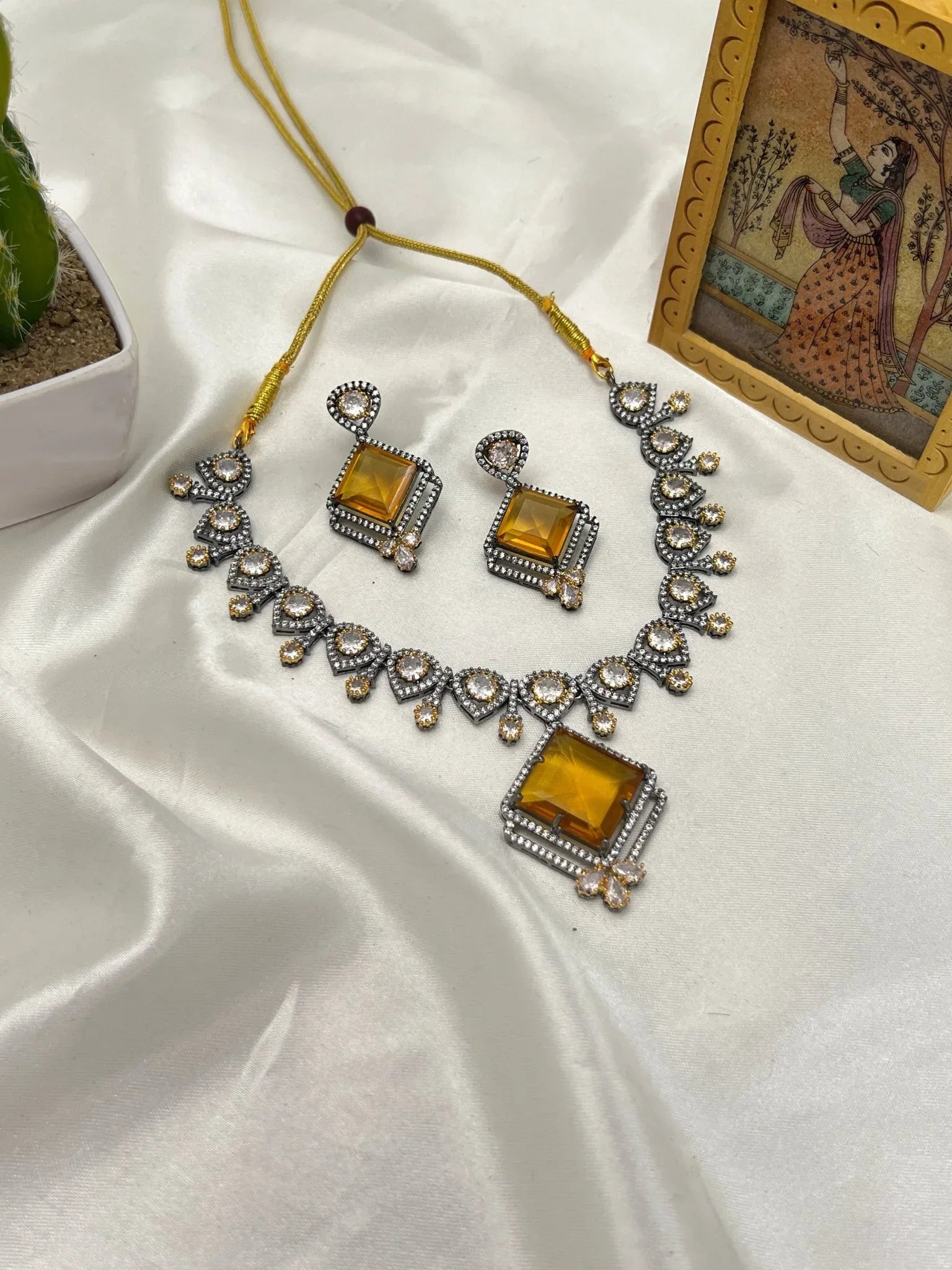 Victorian Necklace Set 130 - Mahilas