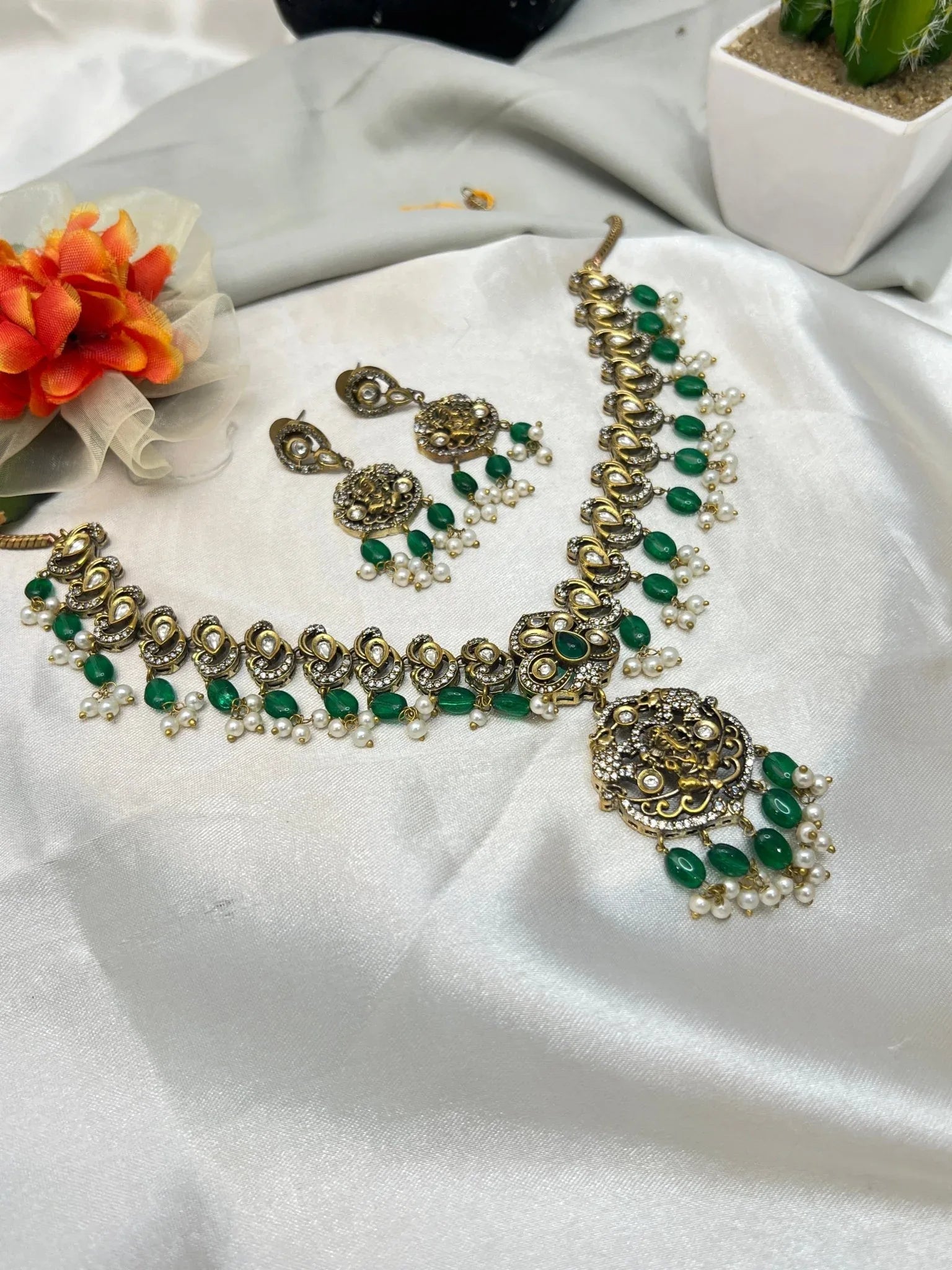 Victorian Necklace Set 140 - Mahilas