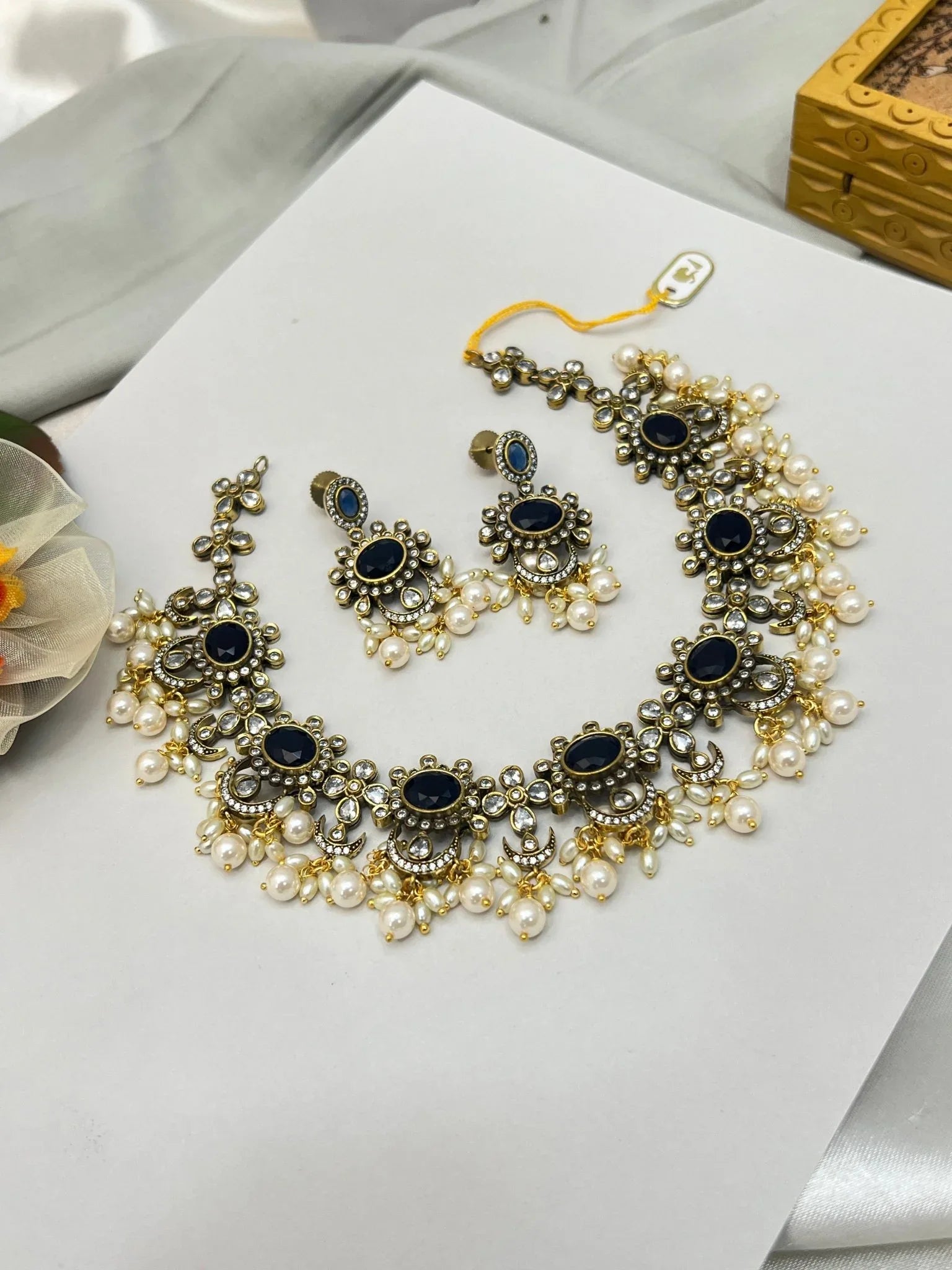 Victorian Necklace Set 141 - Mahilas