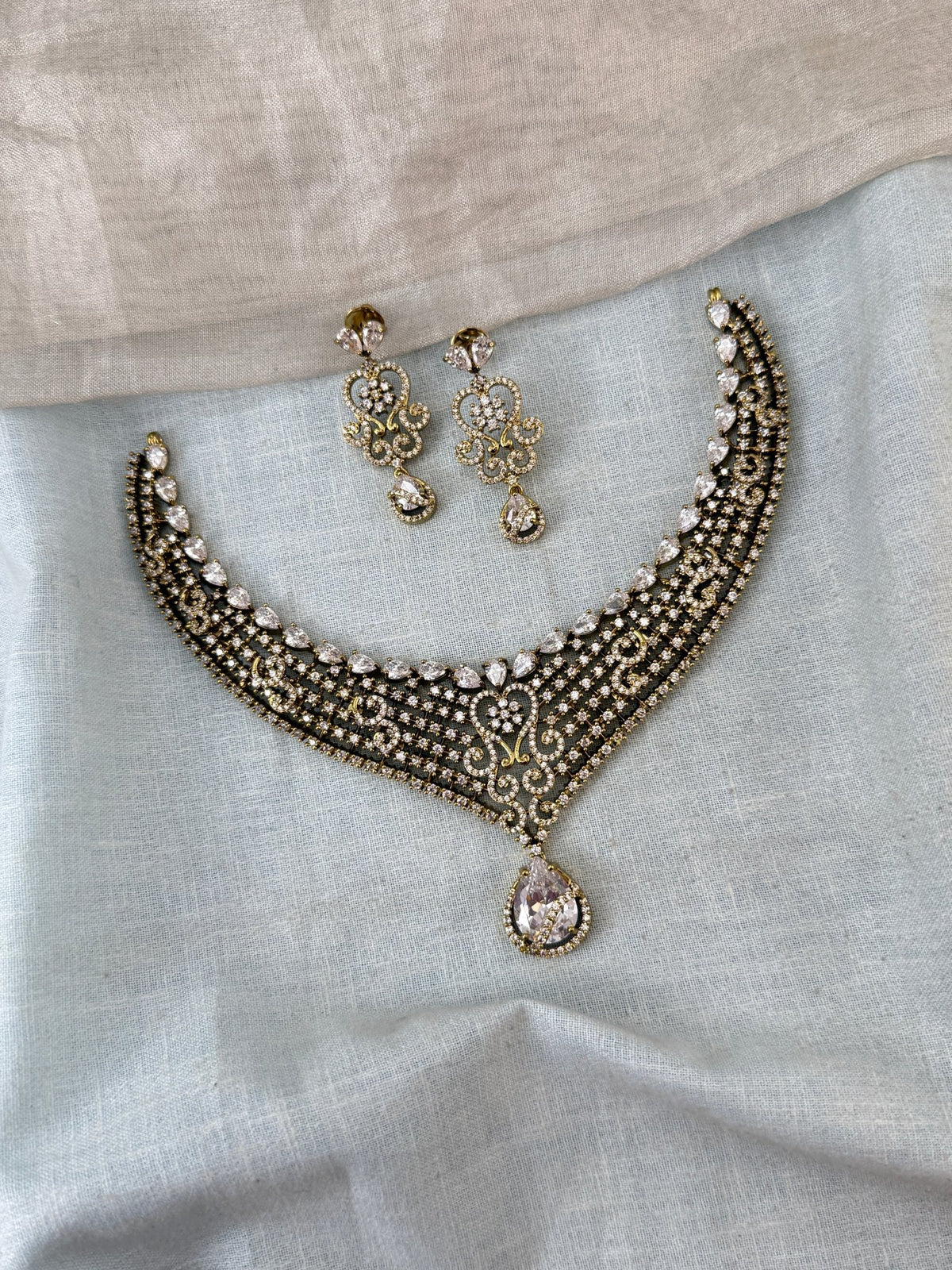 Victorian Royal Style Short Necklace Set | N0518 A - Mahilas