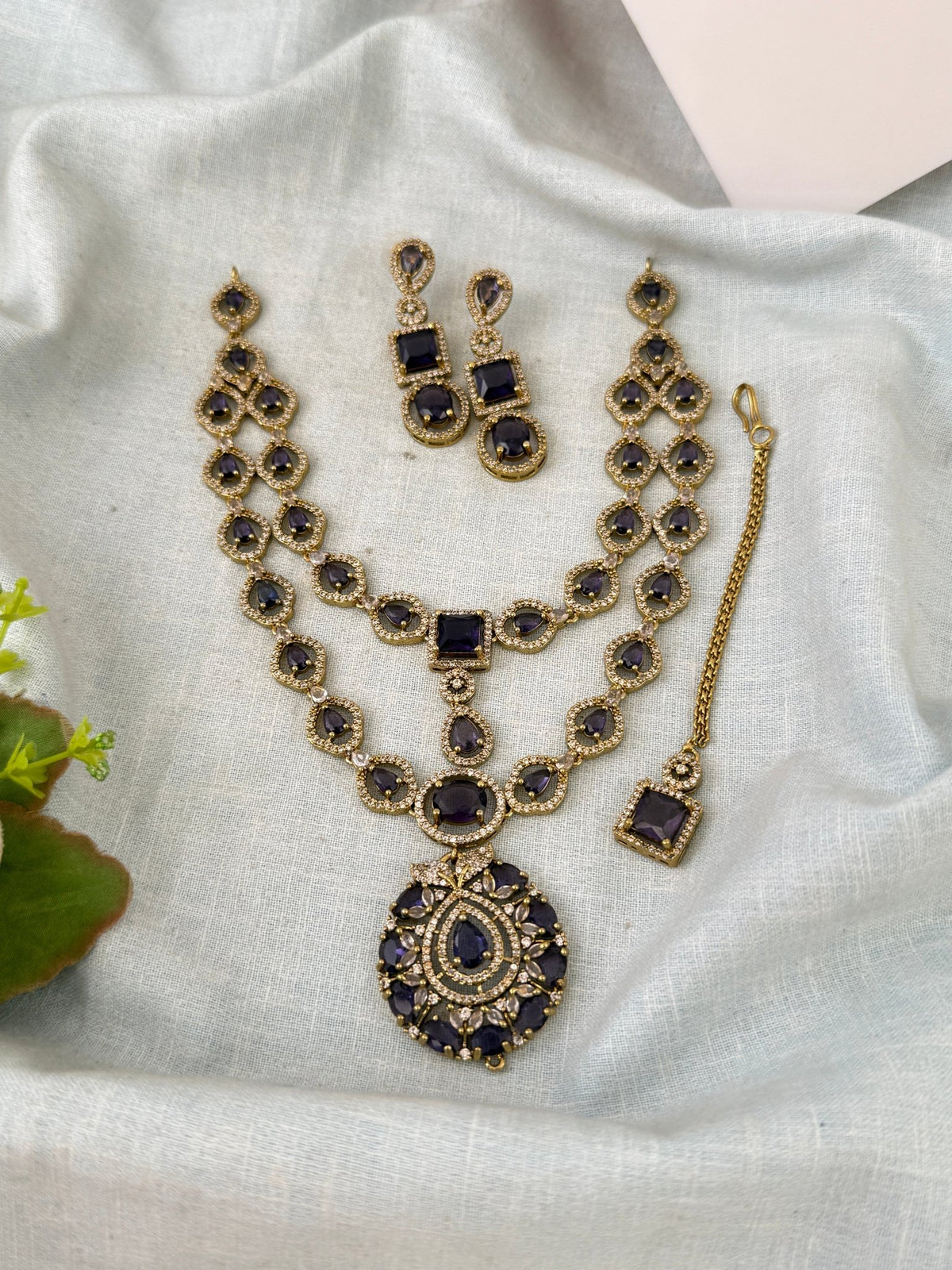 Victorian Stone Layered Necklace Short Set| N0744 - Mahilas