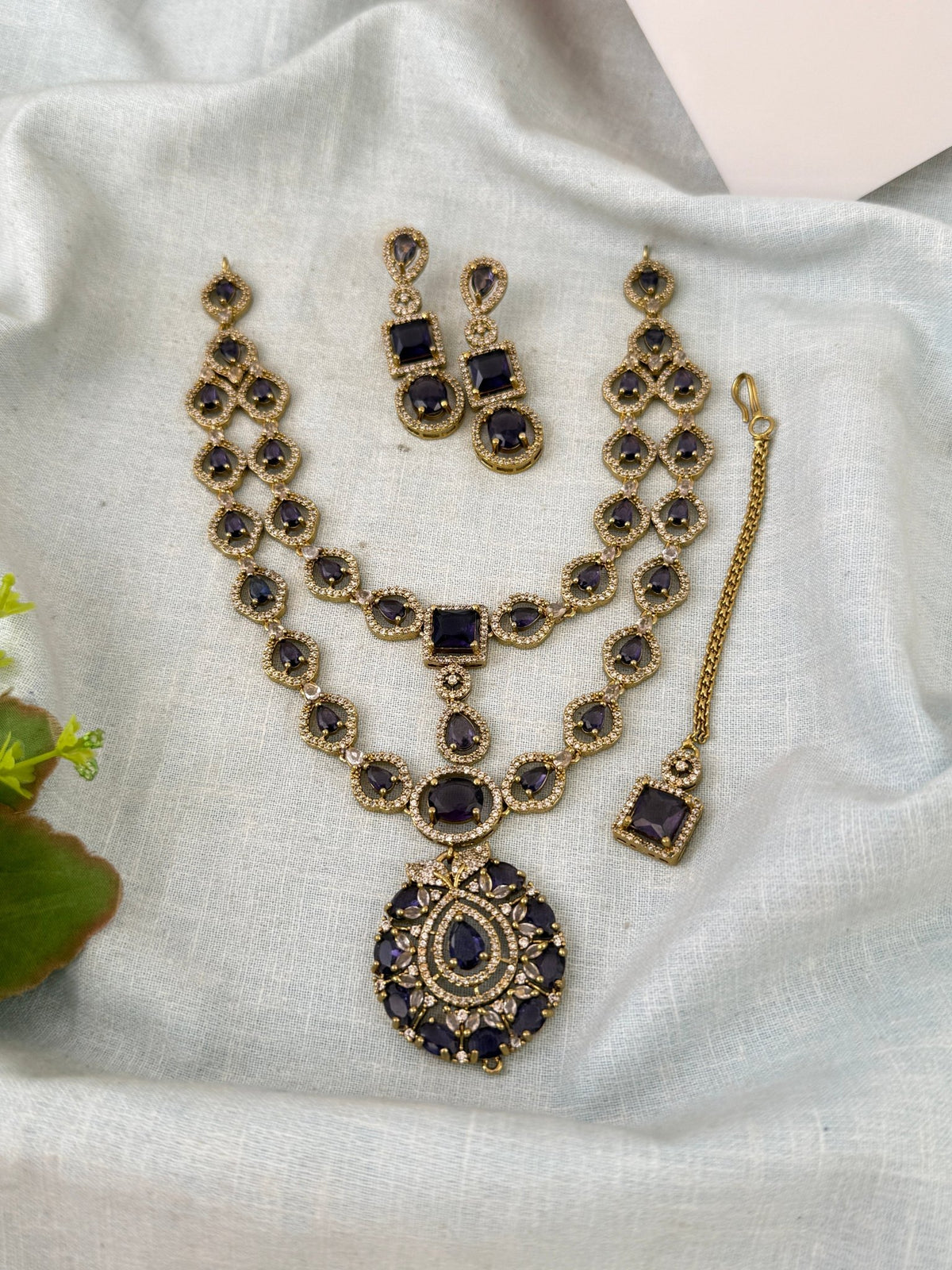 Victorian Stone Layered Necklace Short Set| N0744 - Mahilas