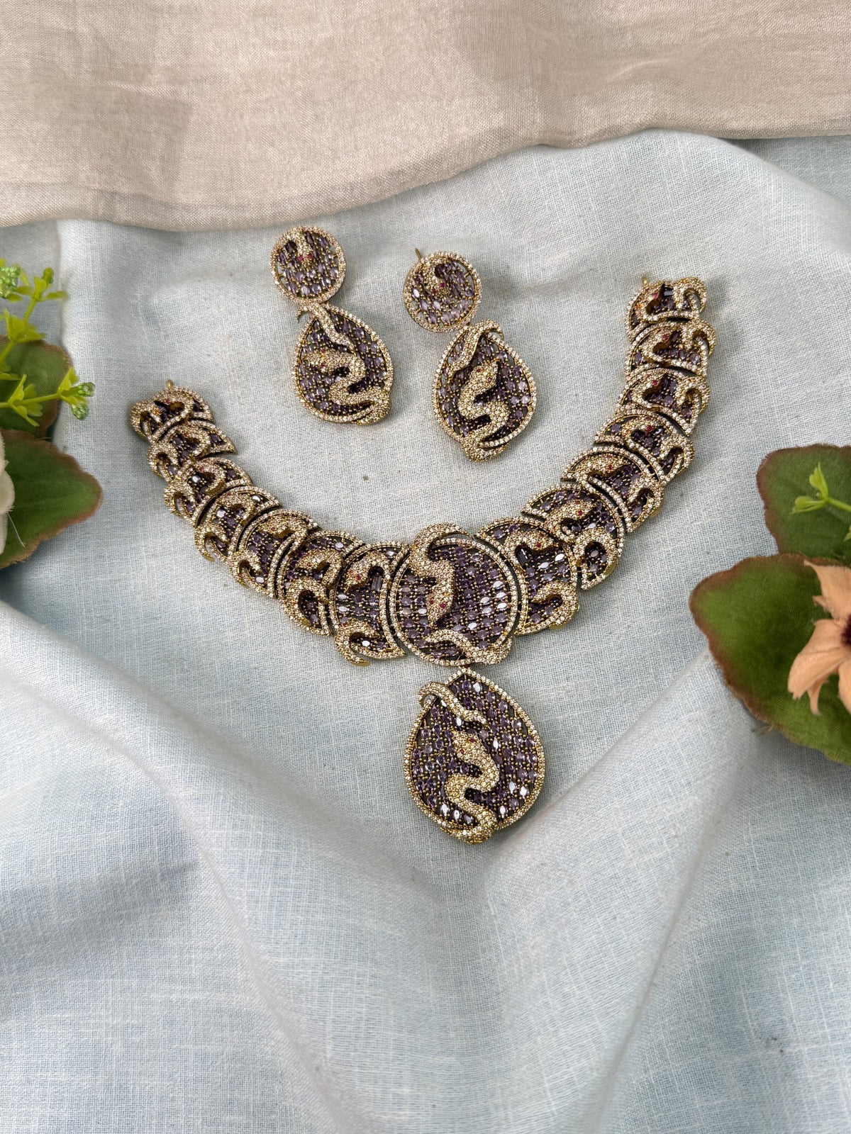 Victorian Stone Short Necklace Set | 016 - Mahilas