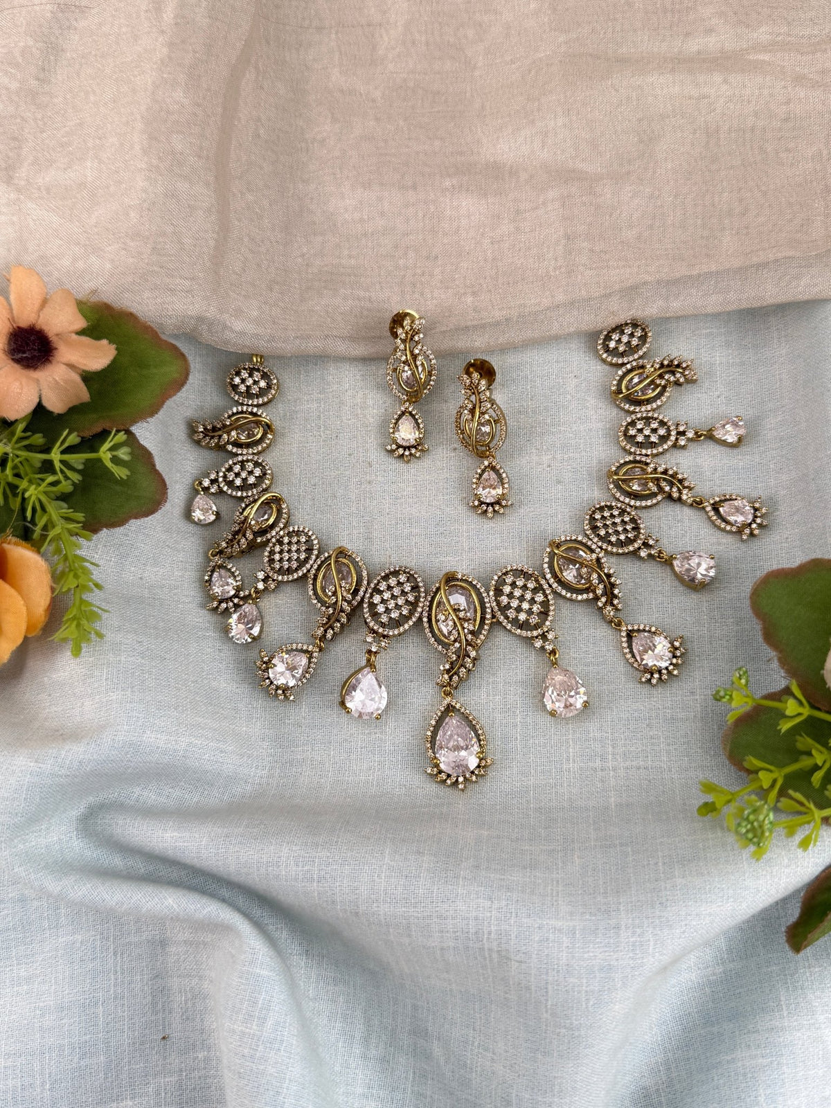 Victorian Stone Short Necklace Set | 035 - Mahilas