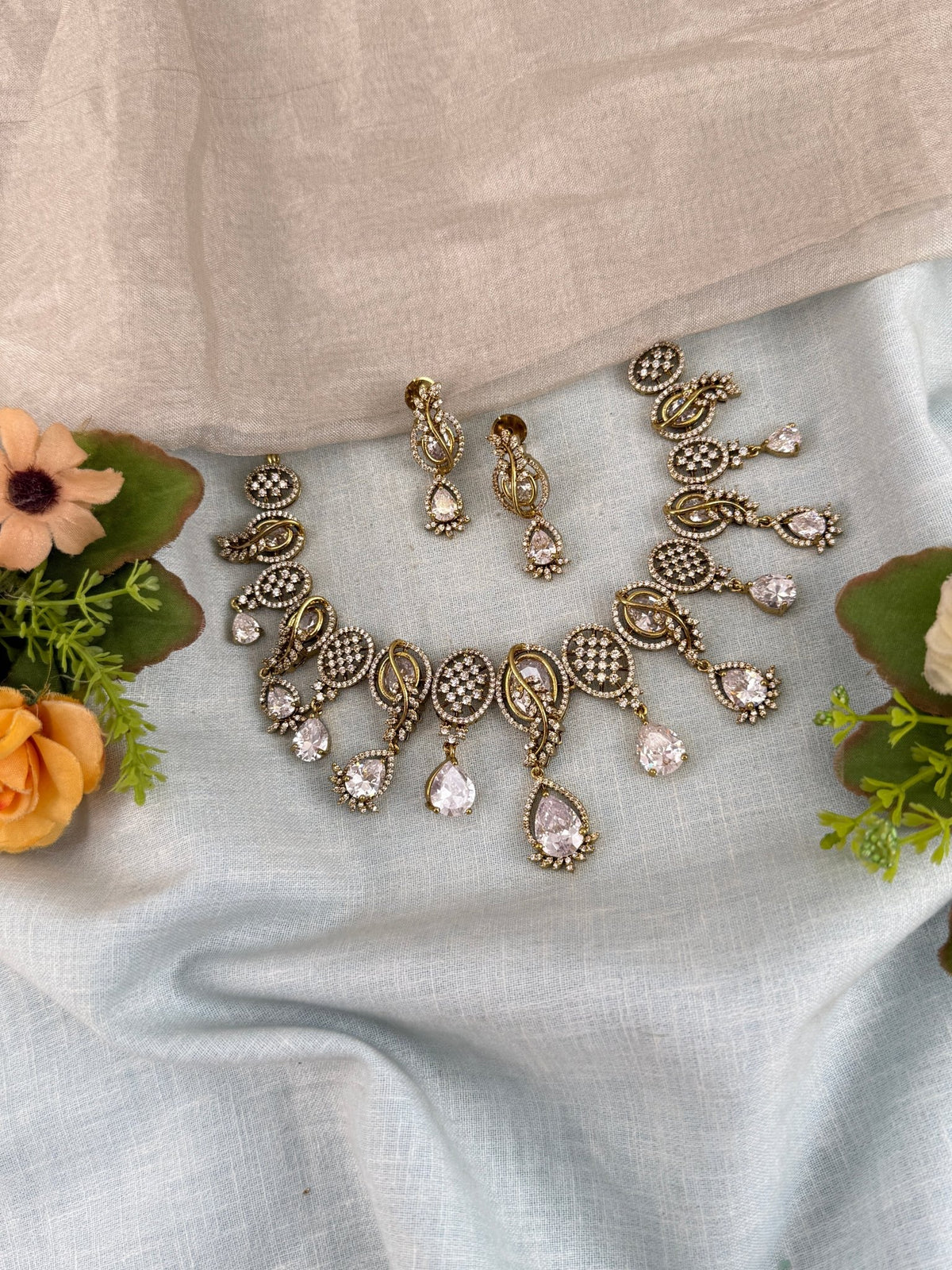 Victorian Stone Short Necklace Set | 035 - Mahilas
