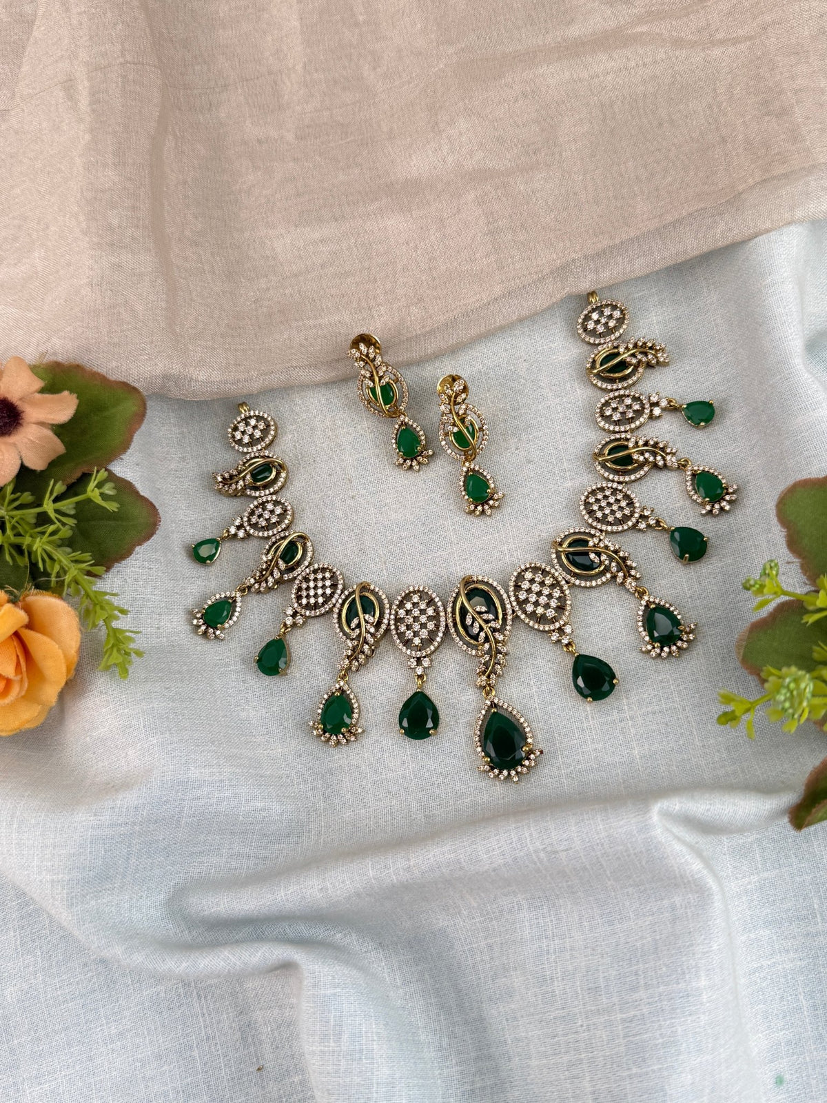 Victorian Stone Short Necklace Set | 036 - Mahilas