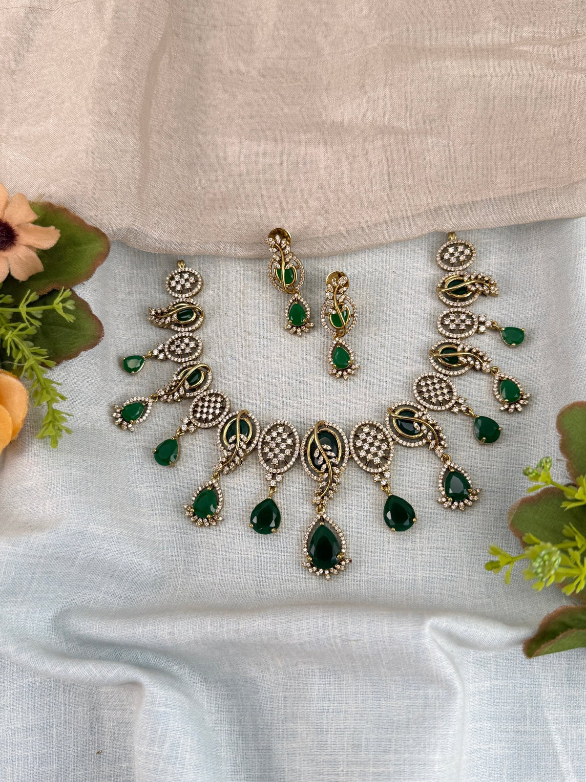 Victorian Stone Short Necklace Set | 036 - Mahilas
