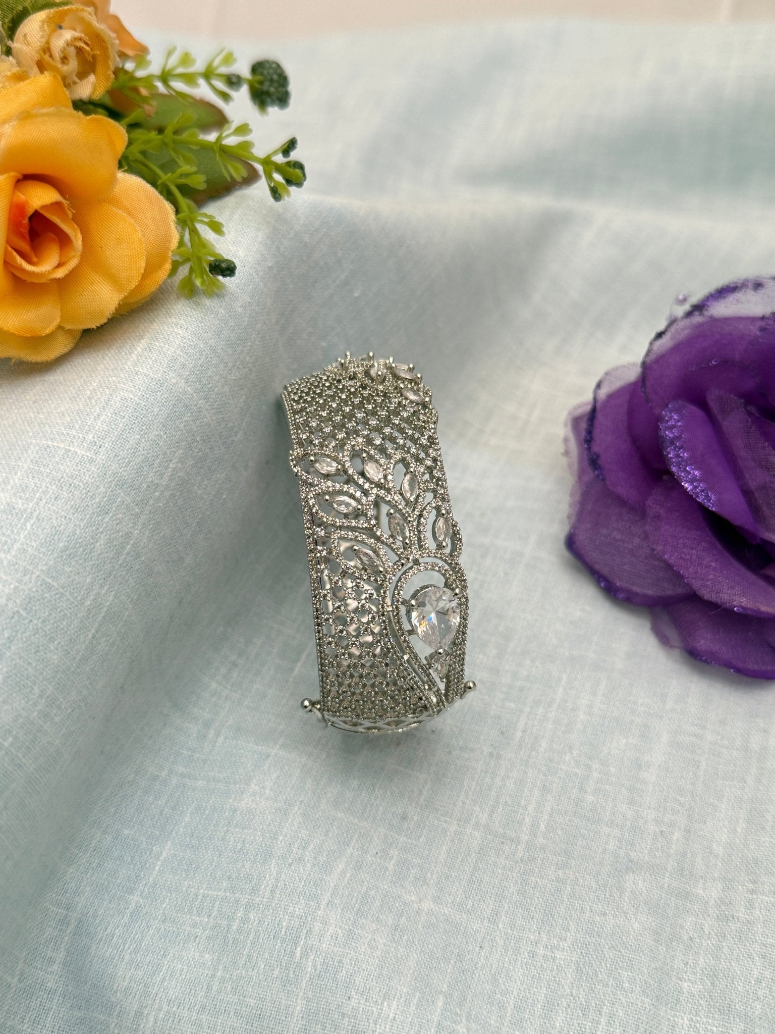 White Stone Bracelet 6903 - Mahilas