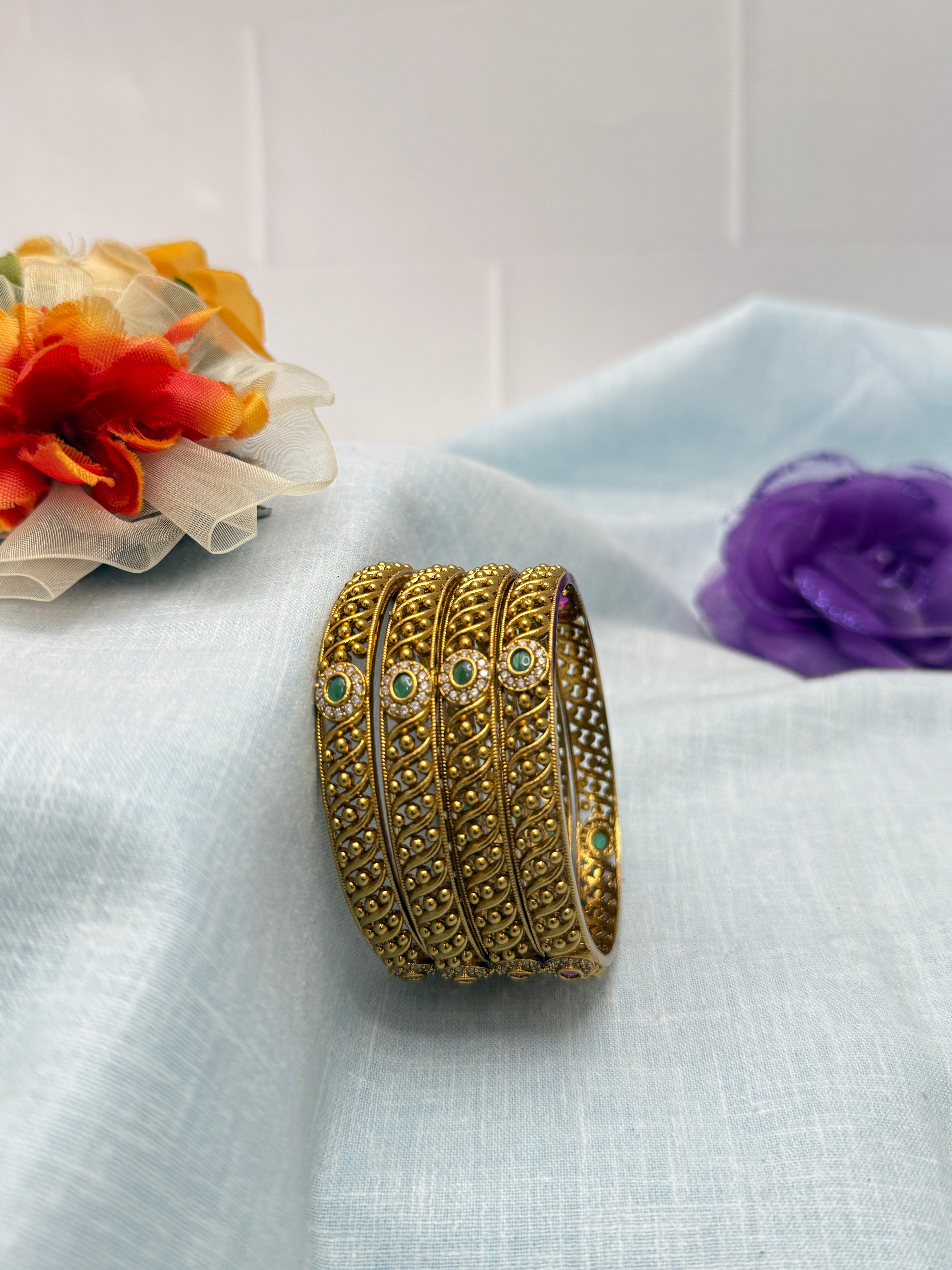 Royal Antique Bangles 6943