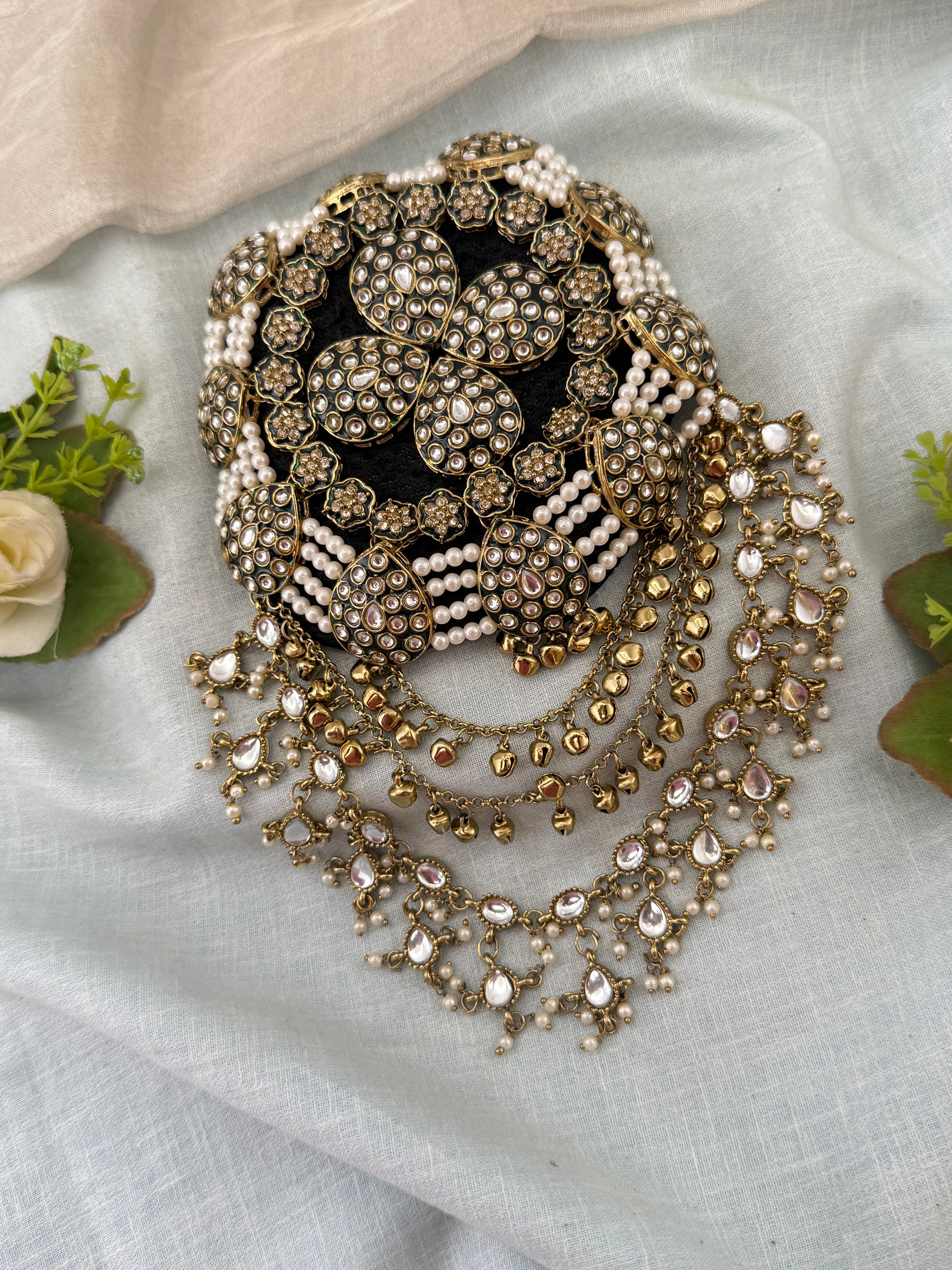 Luxurious Designer Kundan Bun 0181