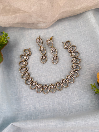 Luxurious Victorian Stone Short Necklace Set 630