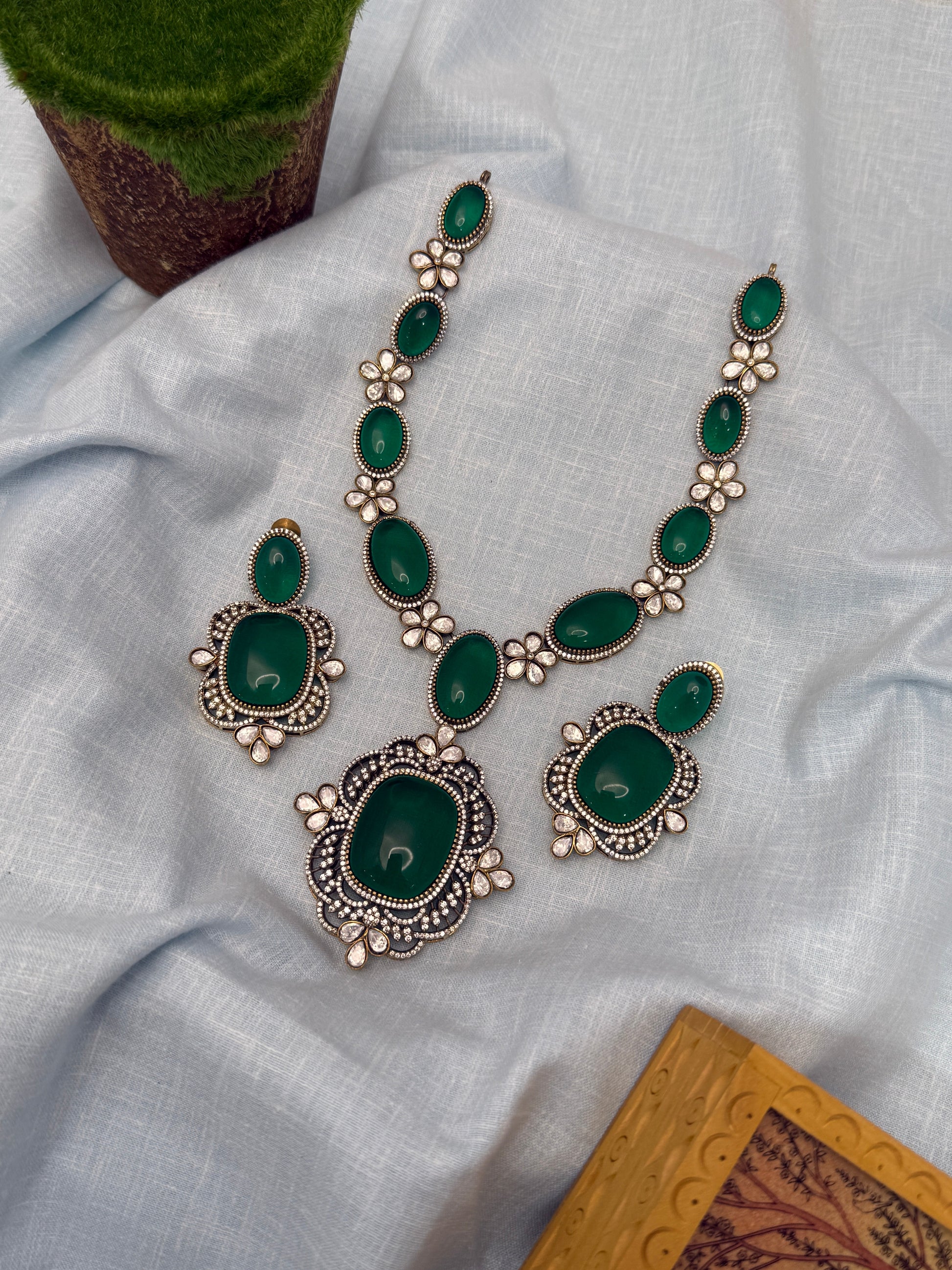 Victorian Necklace Set 170 - Mahilas