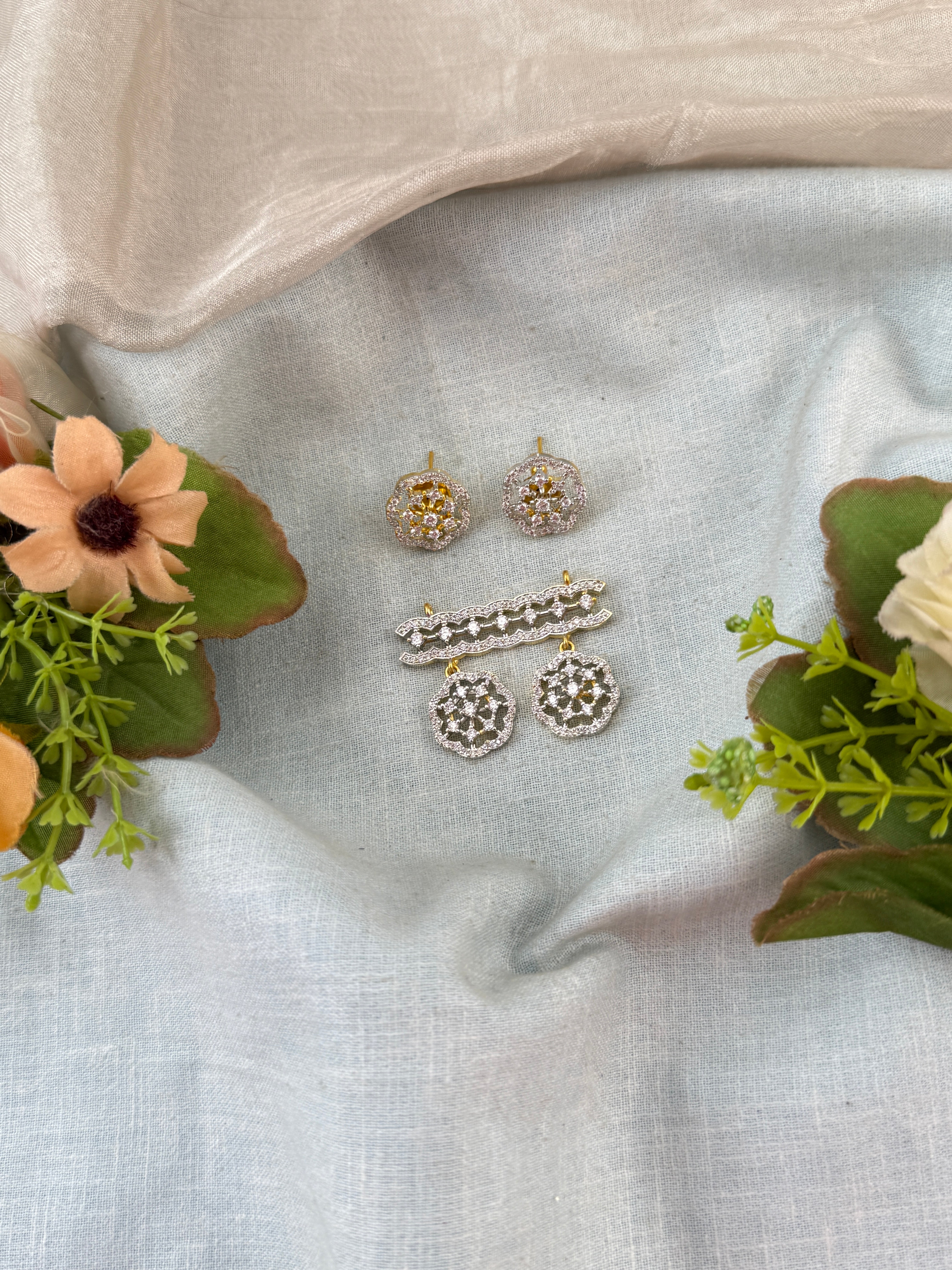 Traditional designer pendants for women