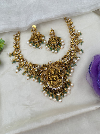 Luxurious Antique Lakshmi Pendant Short Necklace Set 0666