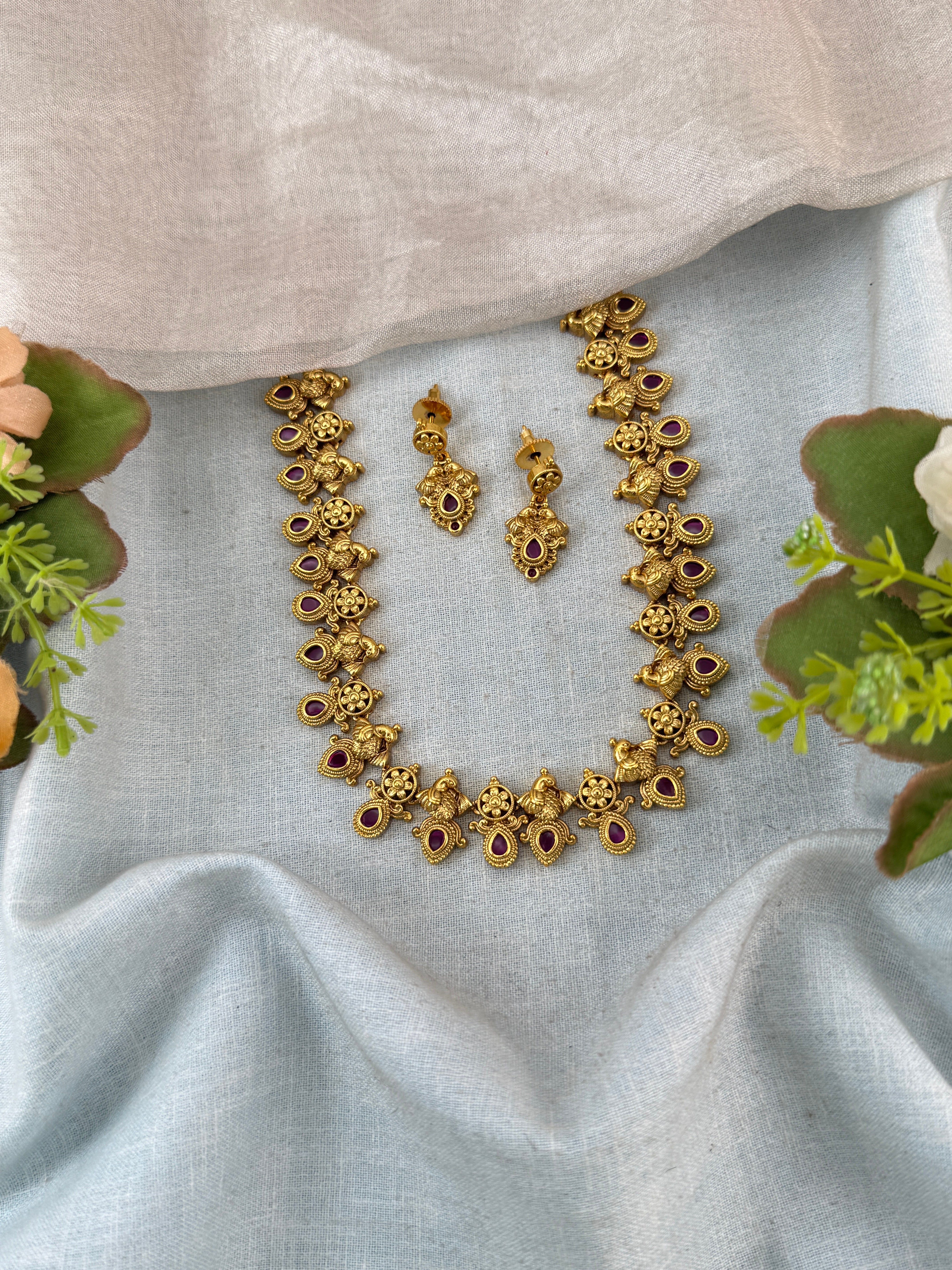Antique Short Necklace Set | 332