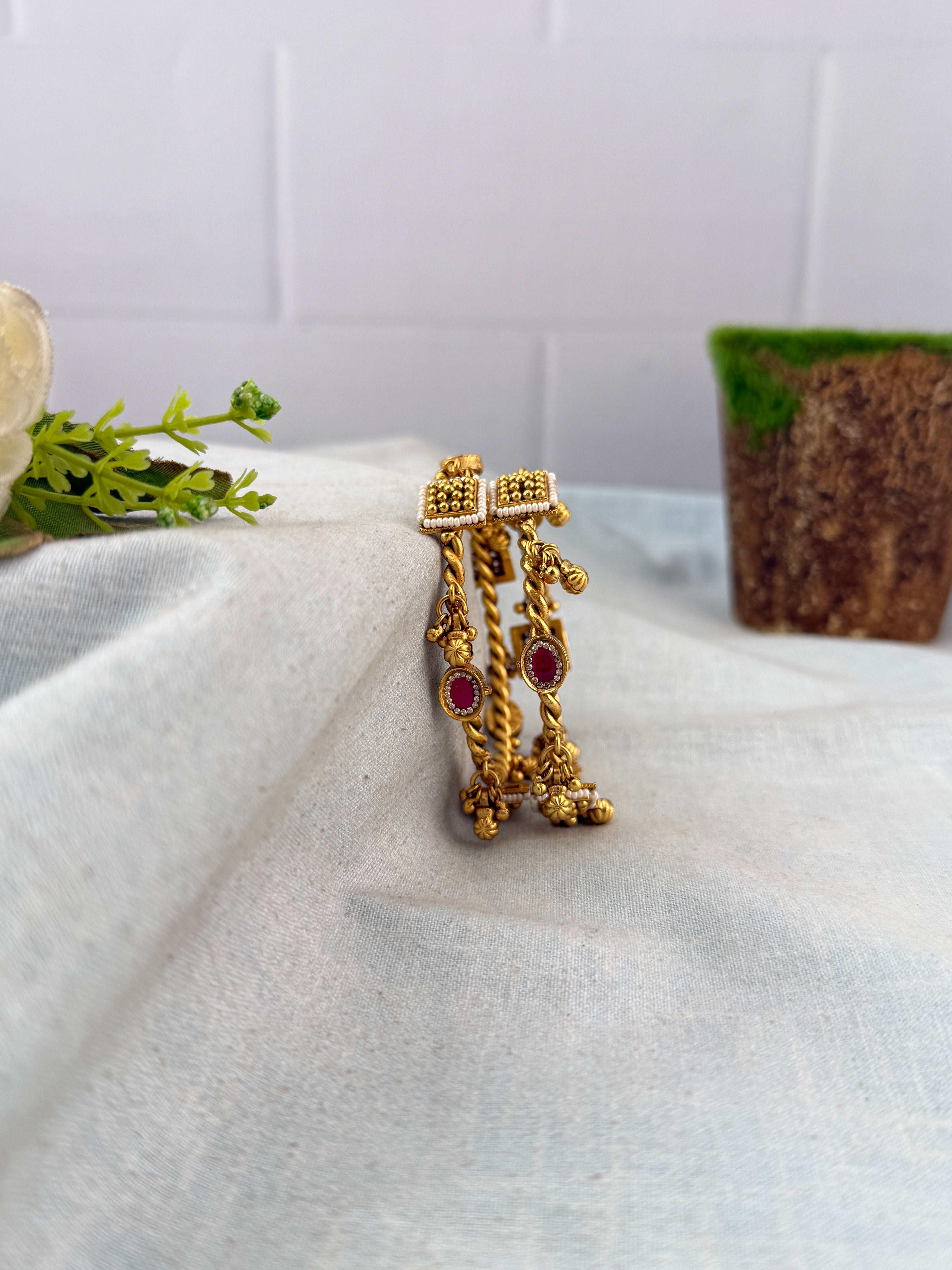 Royal Jadau Kundan bridal bangles for women