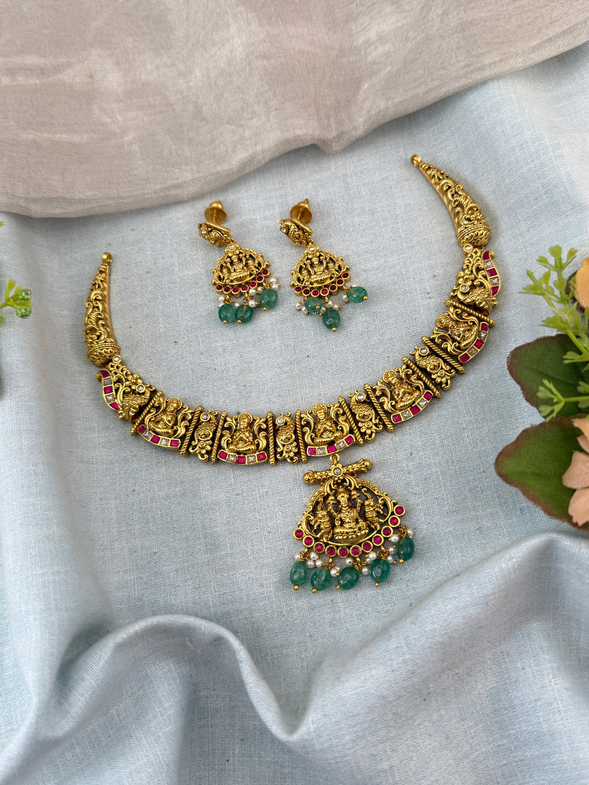 Jadau Kundan Necklace Lakshmi Pendant Set | N0108