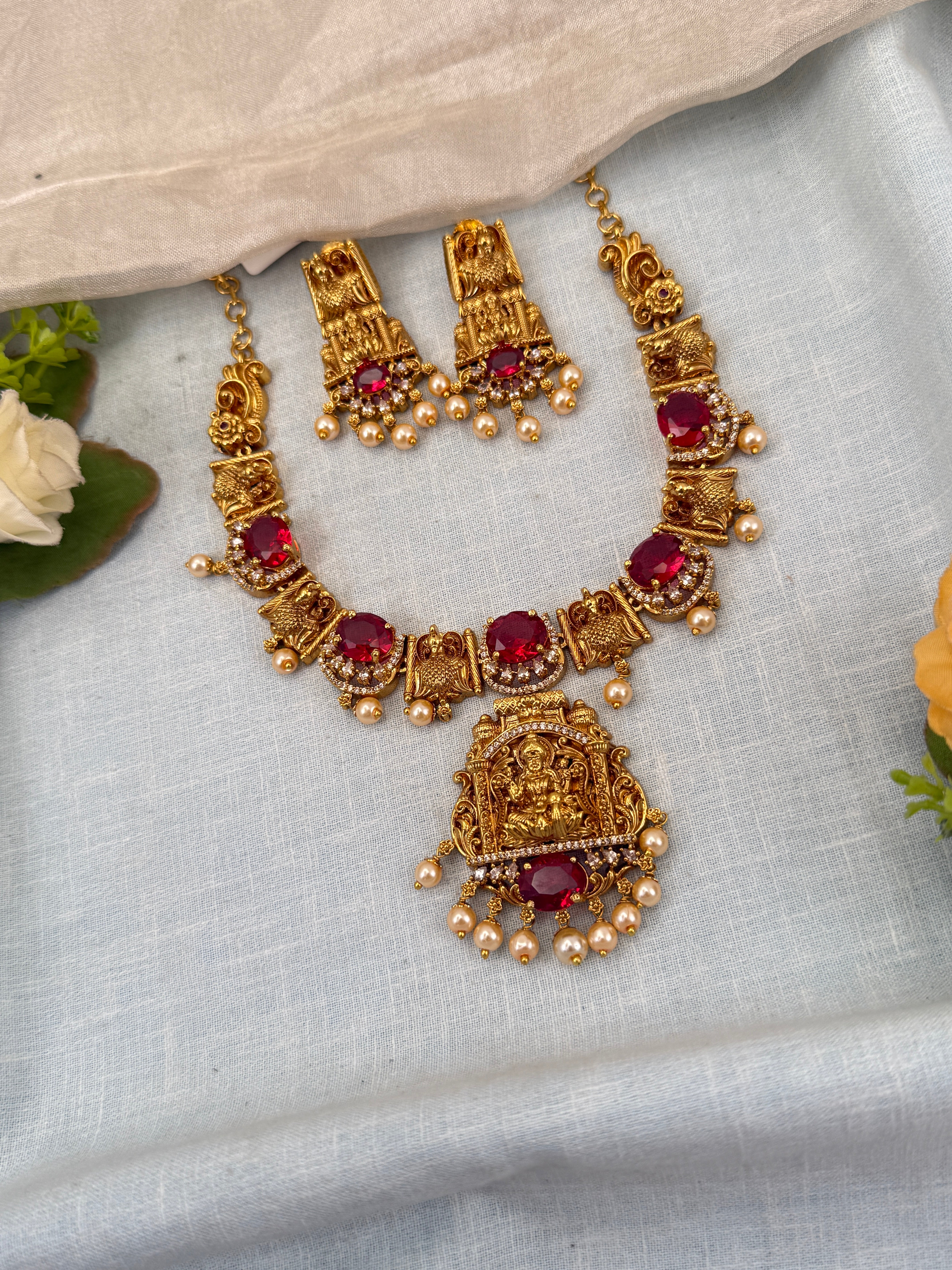 Royal Antique Lakshmi Short Necklace Set 0746
