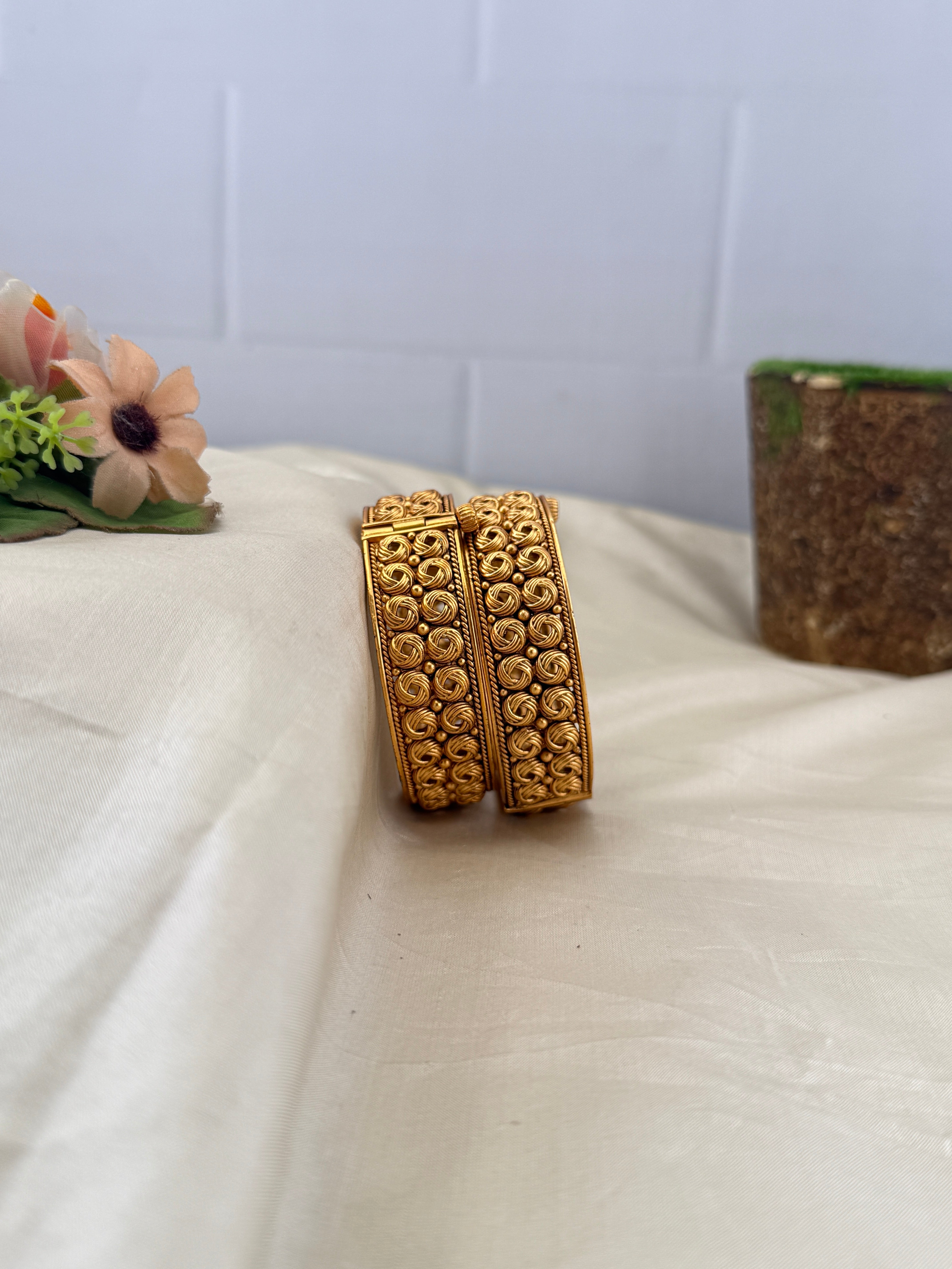 Antique temple style bridal bangles for women by Mahila