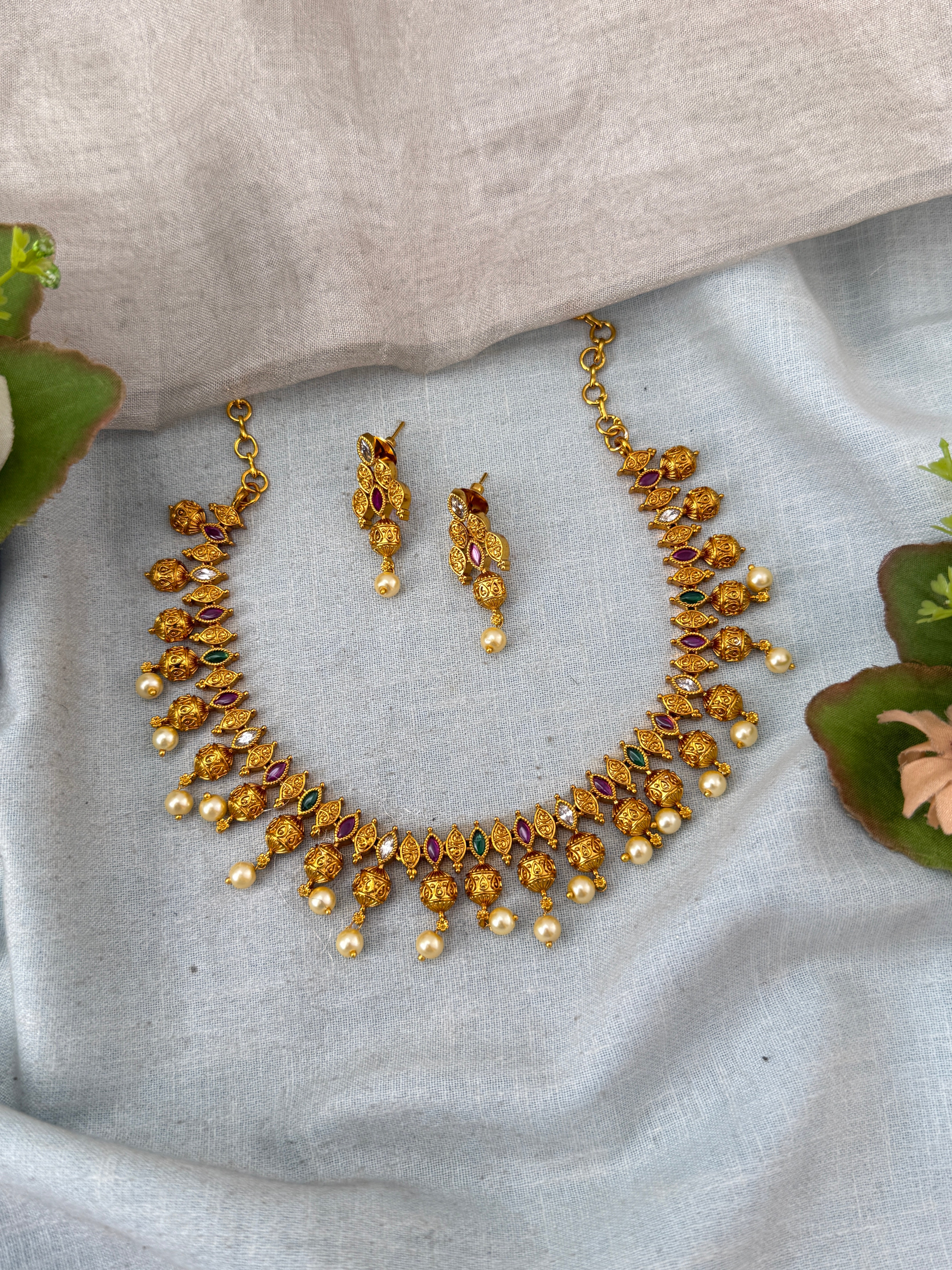 Antique Short Necklace Set | N0332