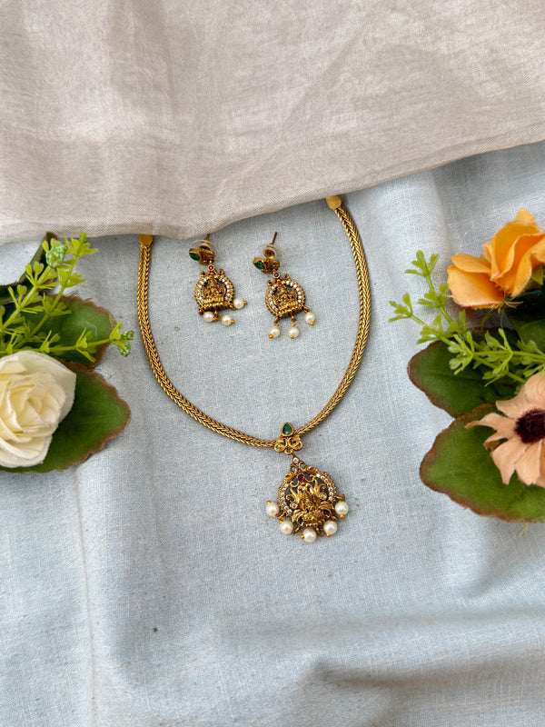 Antique Lakshmi Stone Short Necklace Set | N0316