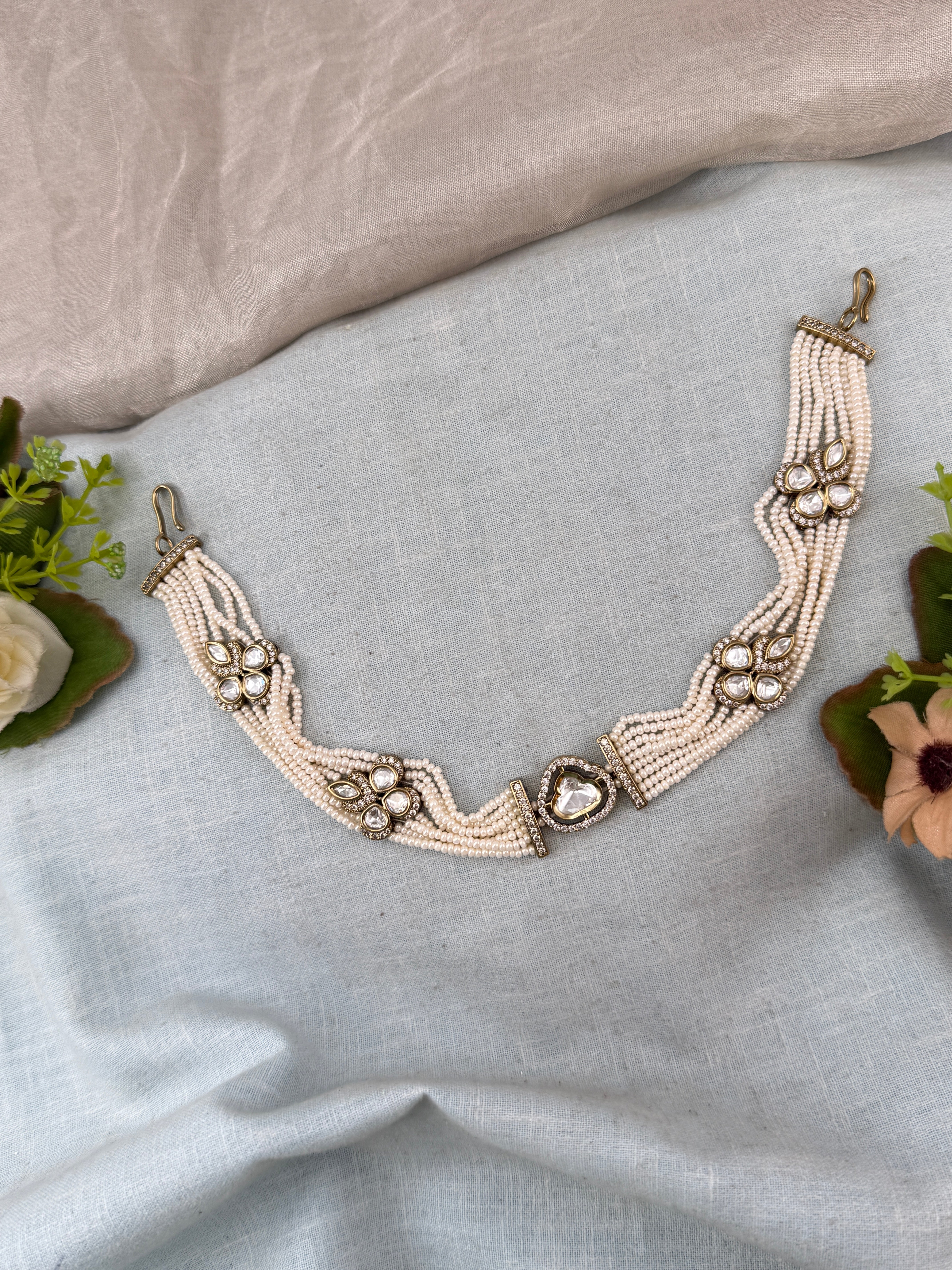 Premium Pearl Mathapatti Maang Tikka Set | 10001
