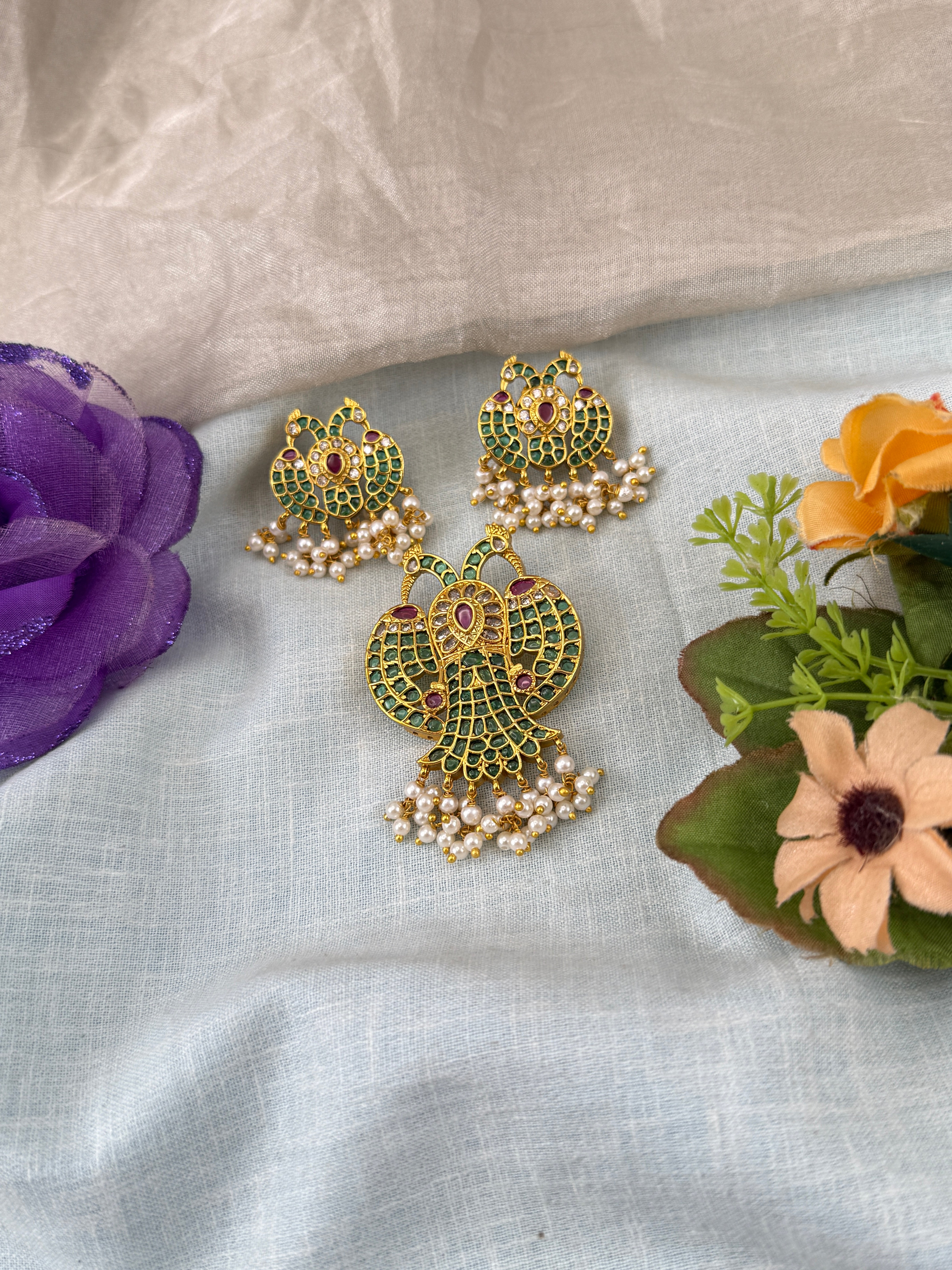 Antique Gandaberunda Pendant with Earrings P0048