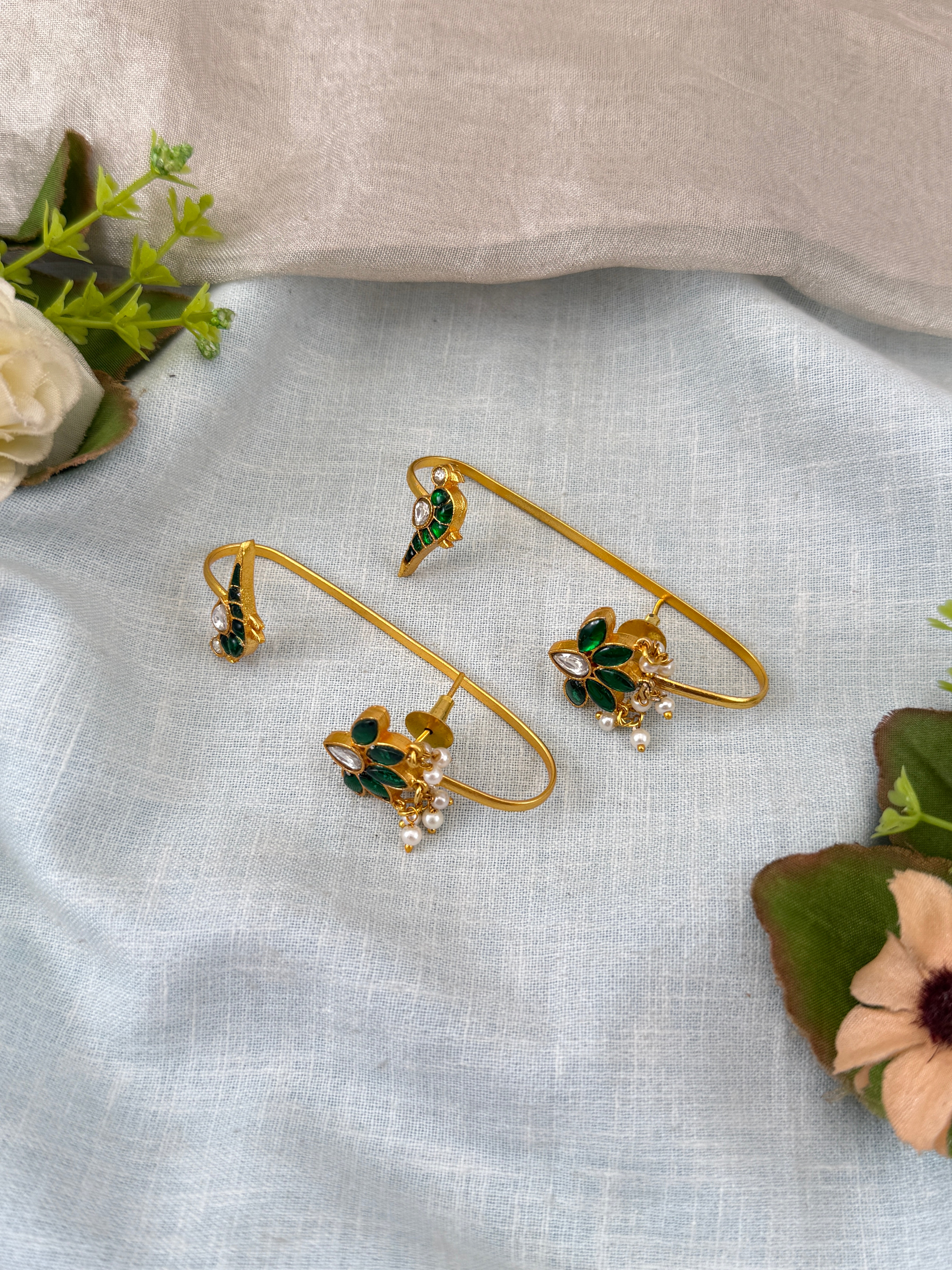 Jadau Kundan Bugadi Earcuff Earrings U049