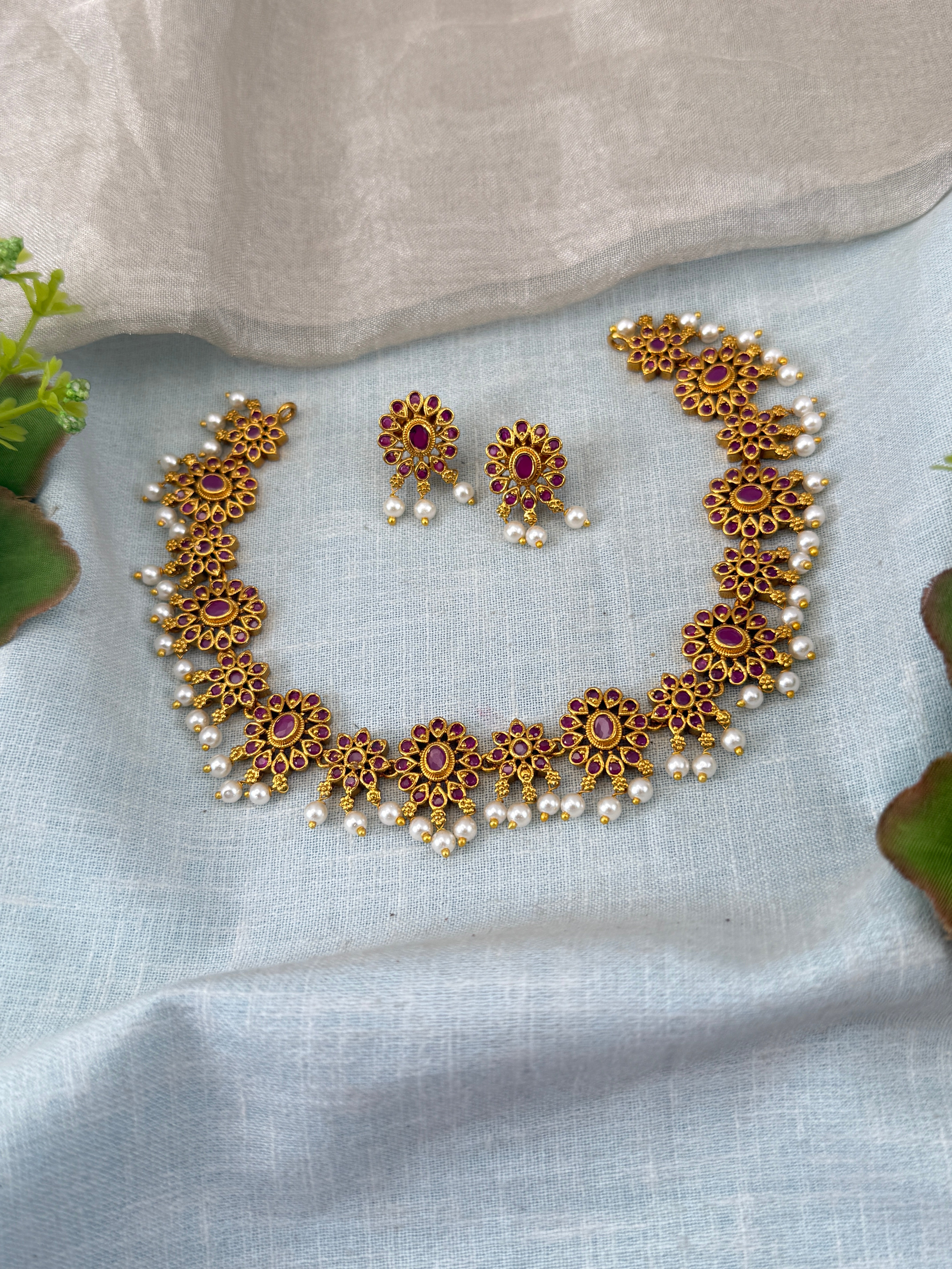 Antique Short Necklace Set N0425