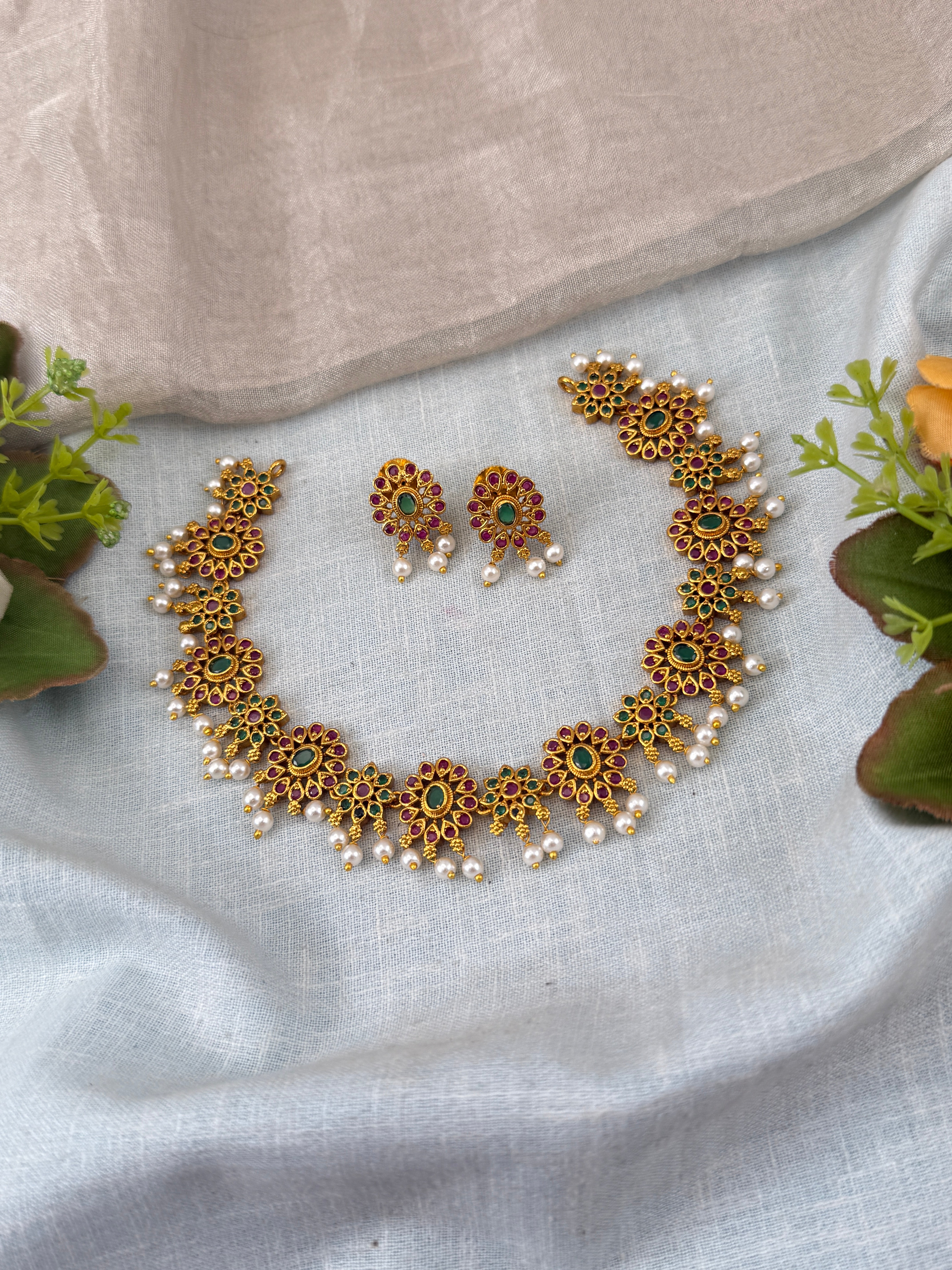 Antique Short Necklace Set N0423