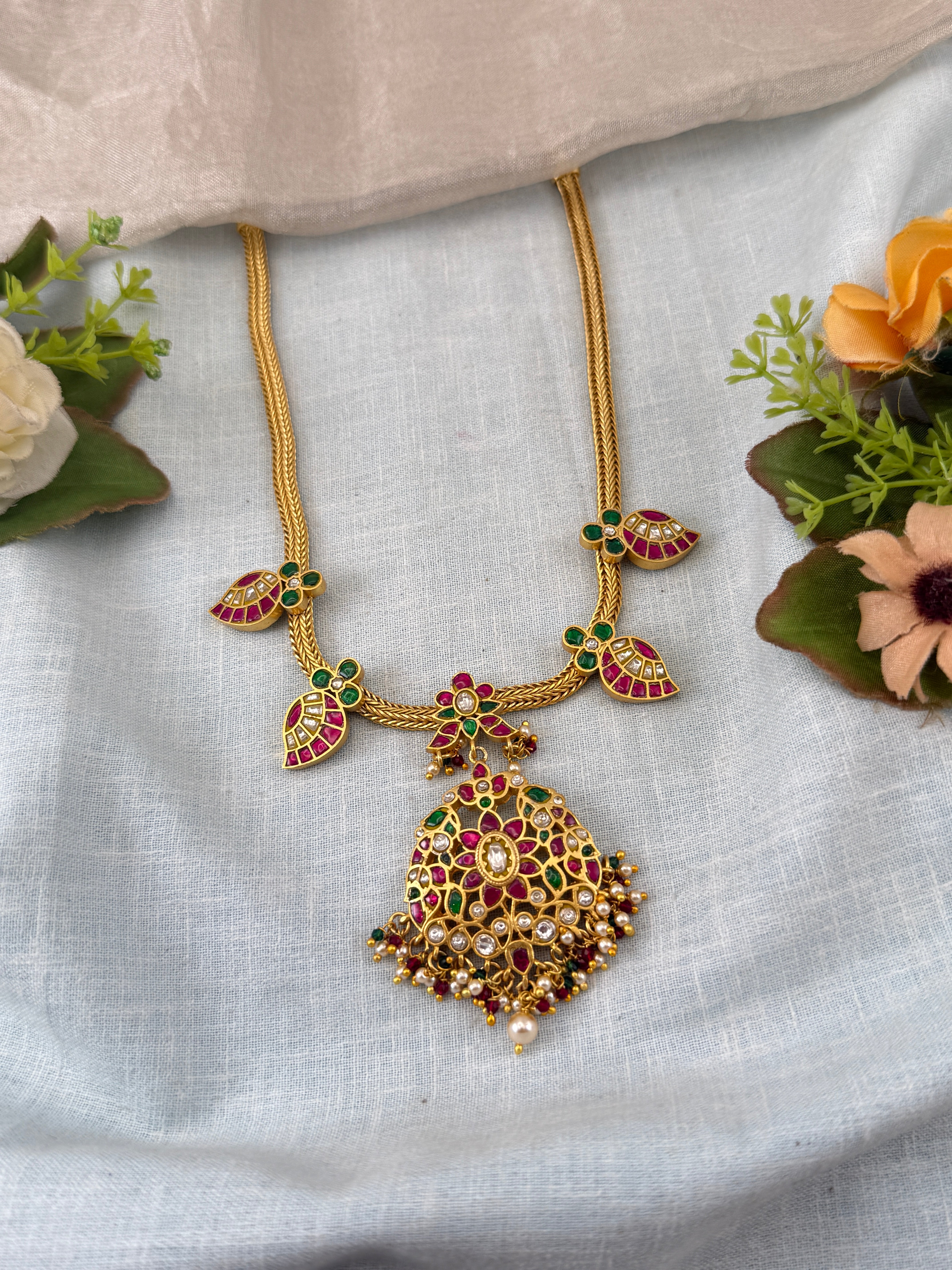 Jadau Kundan Necklace Pendant Set N0387
