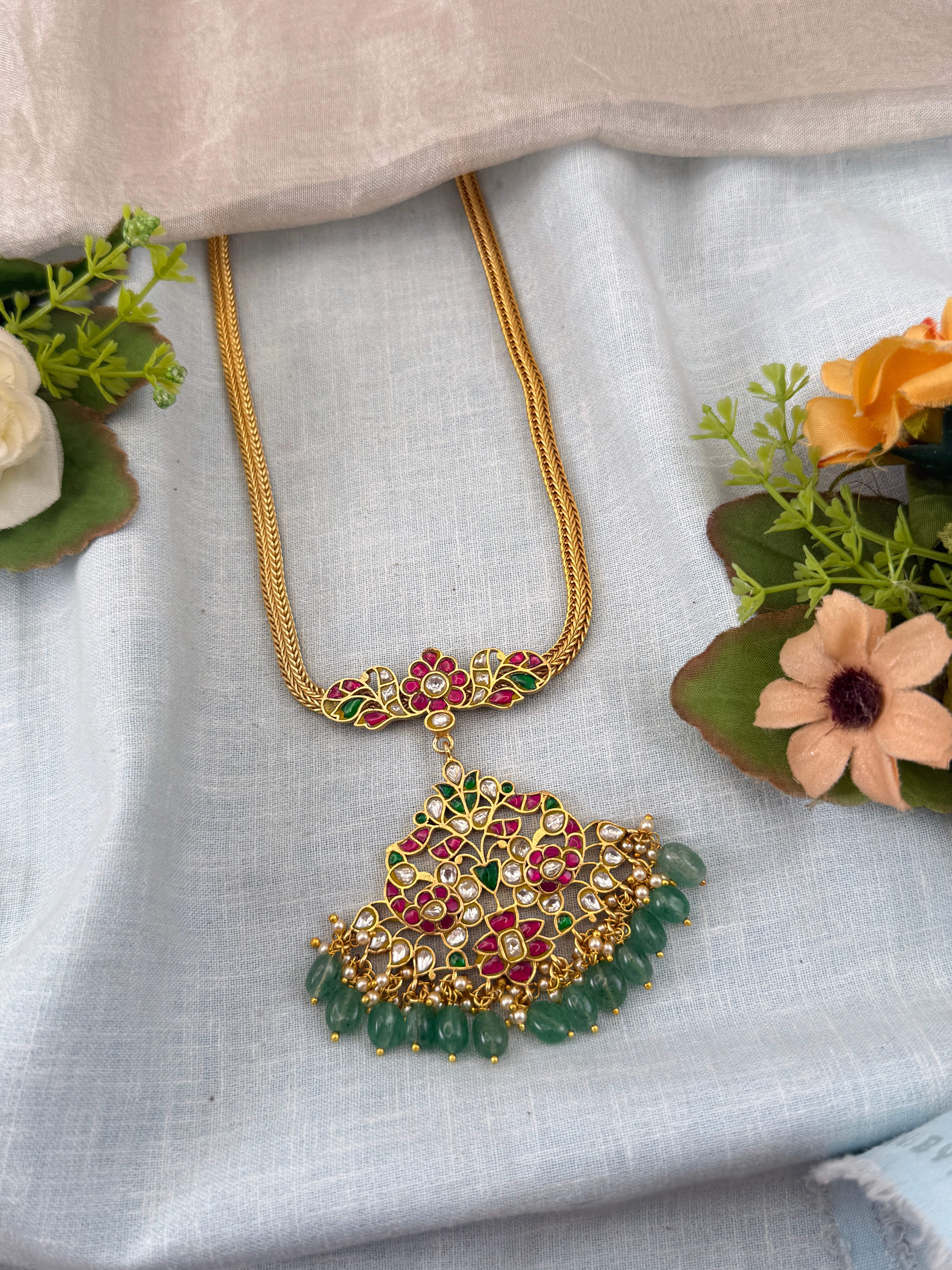 Jadau Kundan Pendant Necklace Short Set N0395