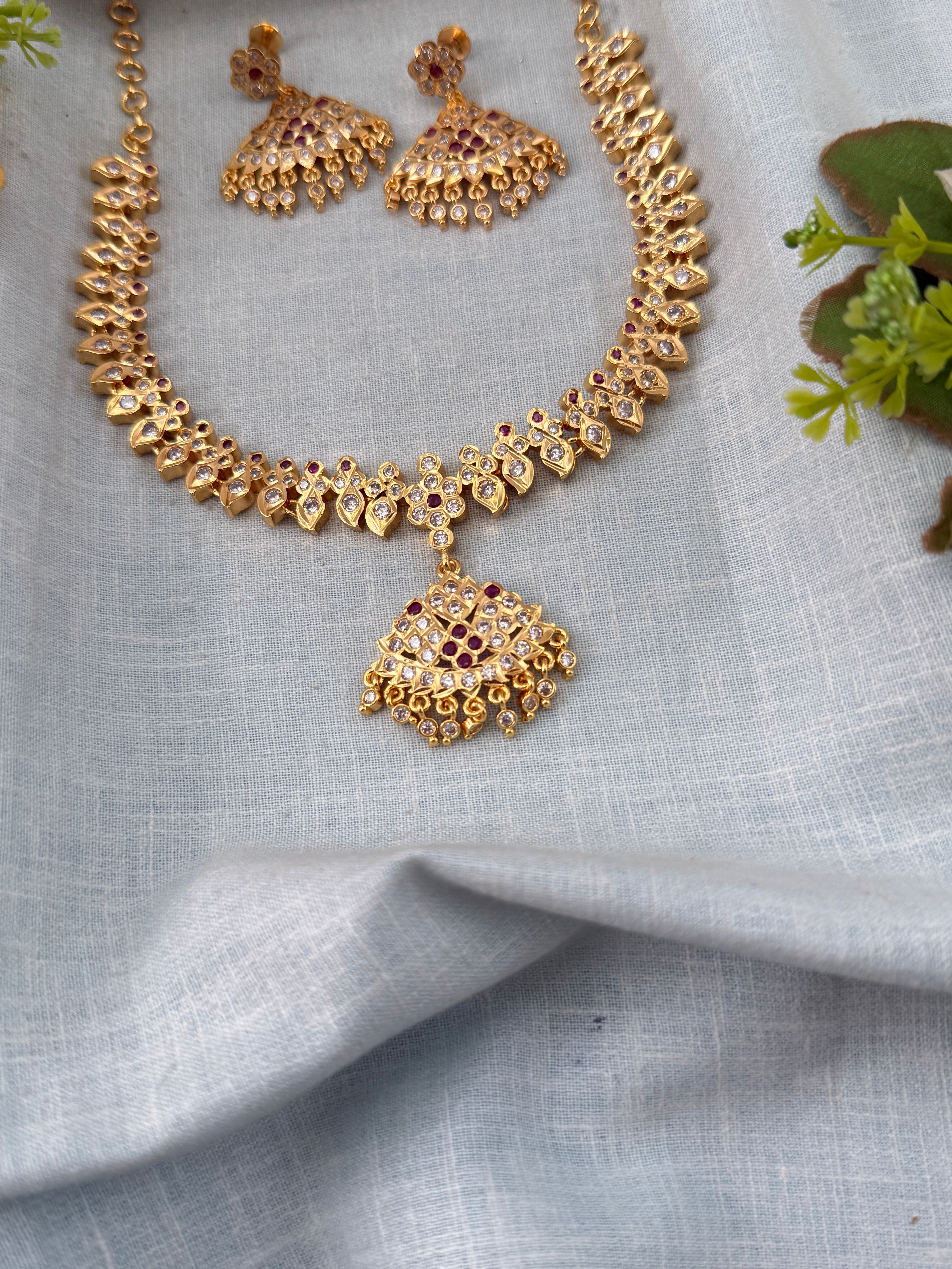 Antique Gold Like Necklace Set | N0444