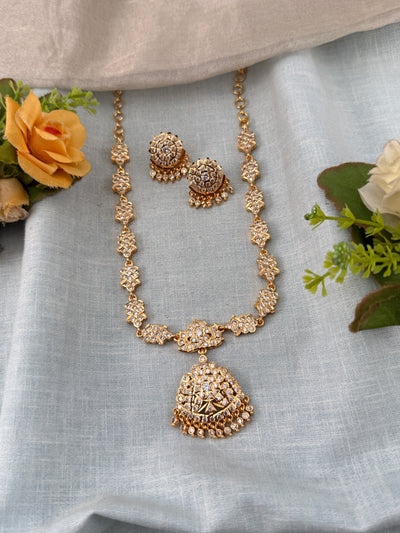 Traditional Jade Bille hair accessory for women