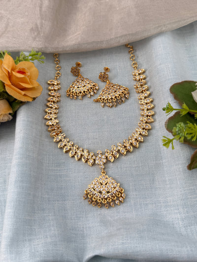 Traditional Jade Bille hair accessory for women